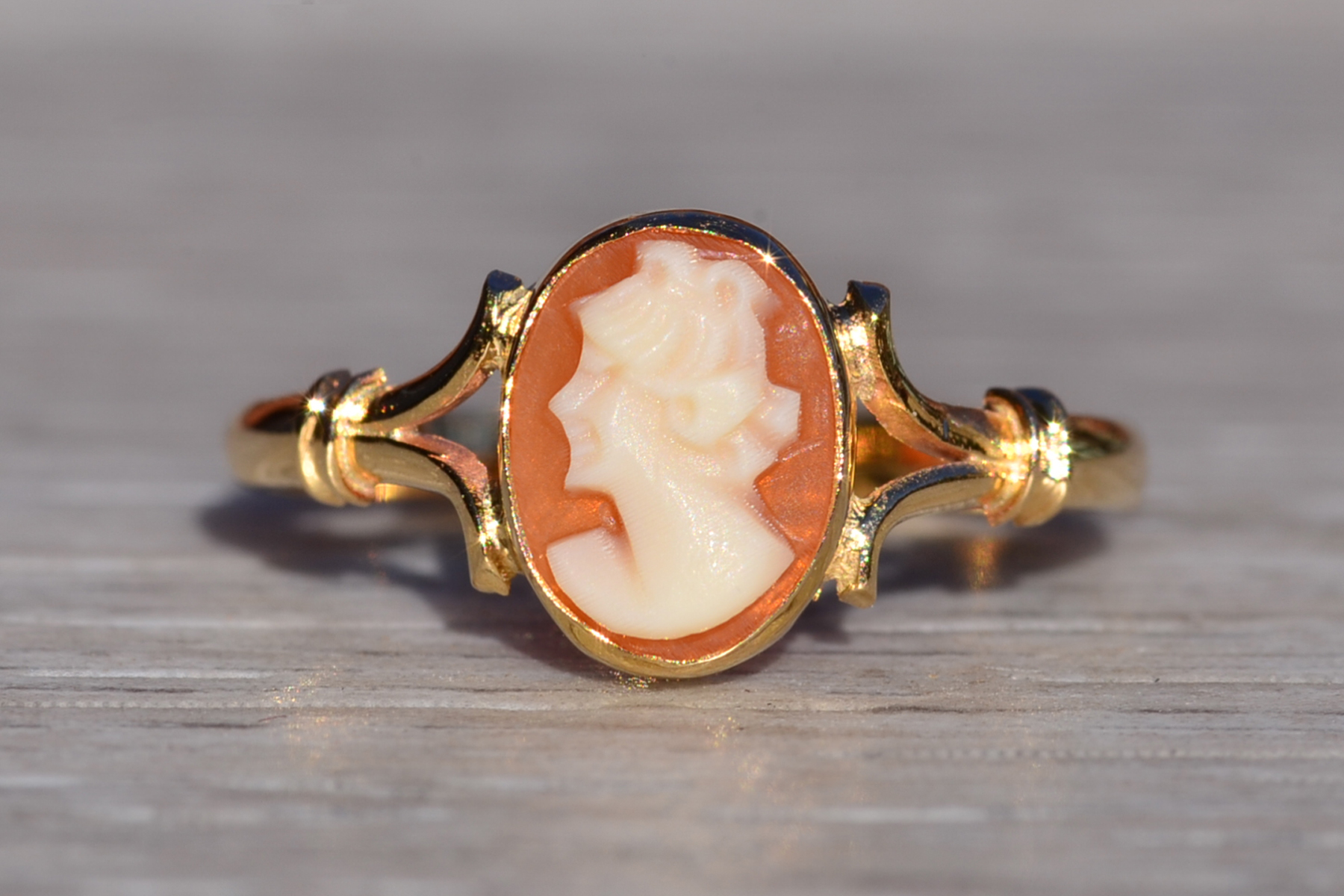 SOLD - The Camarga: Ladies 18K Yellow Gold Shell Cameo Ring - Image 2