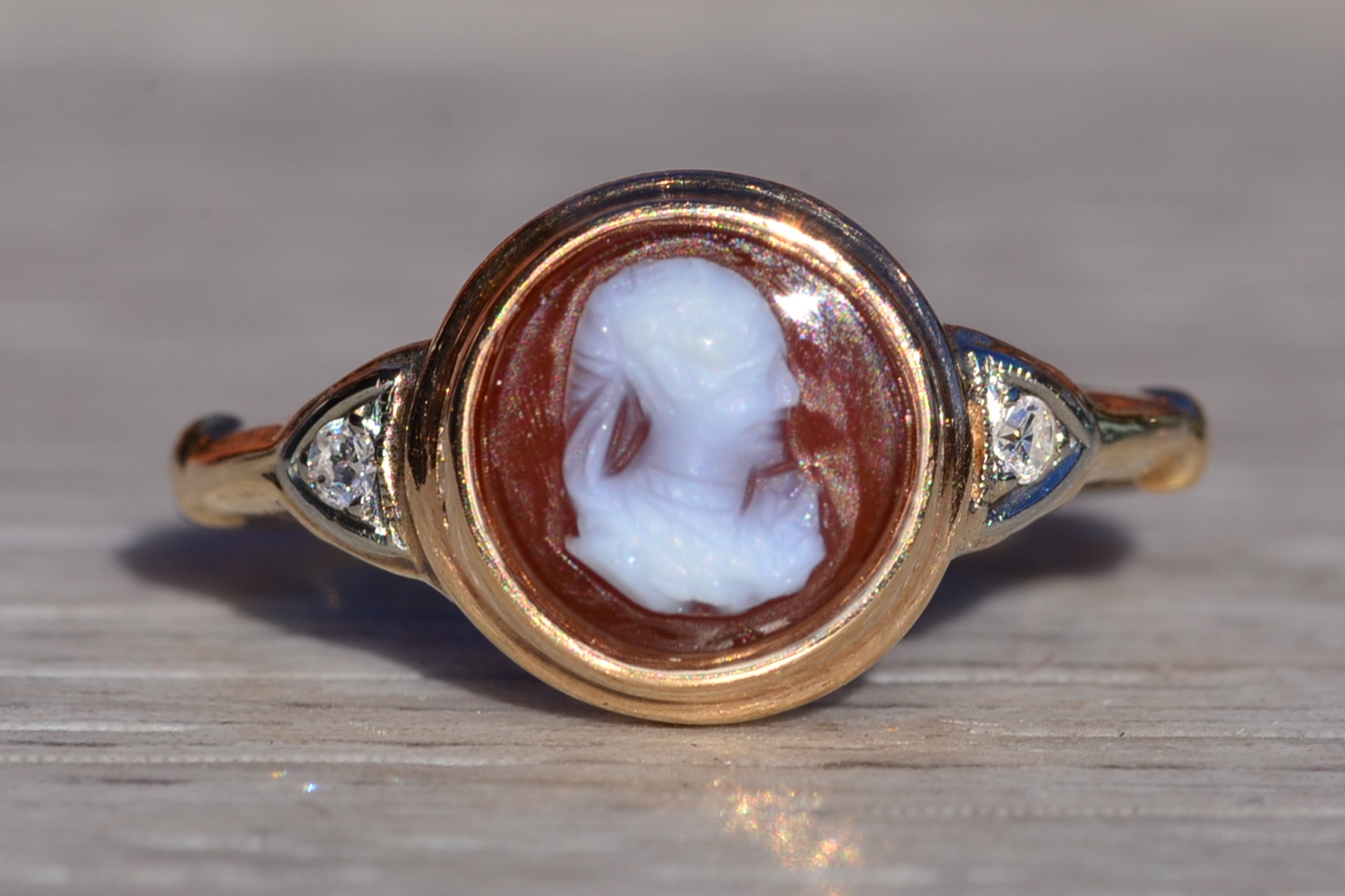 The Etthen: Ladies Antique Italian Carved Shell Cameo Ring in 14K Gold - Image 2
