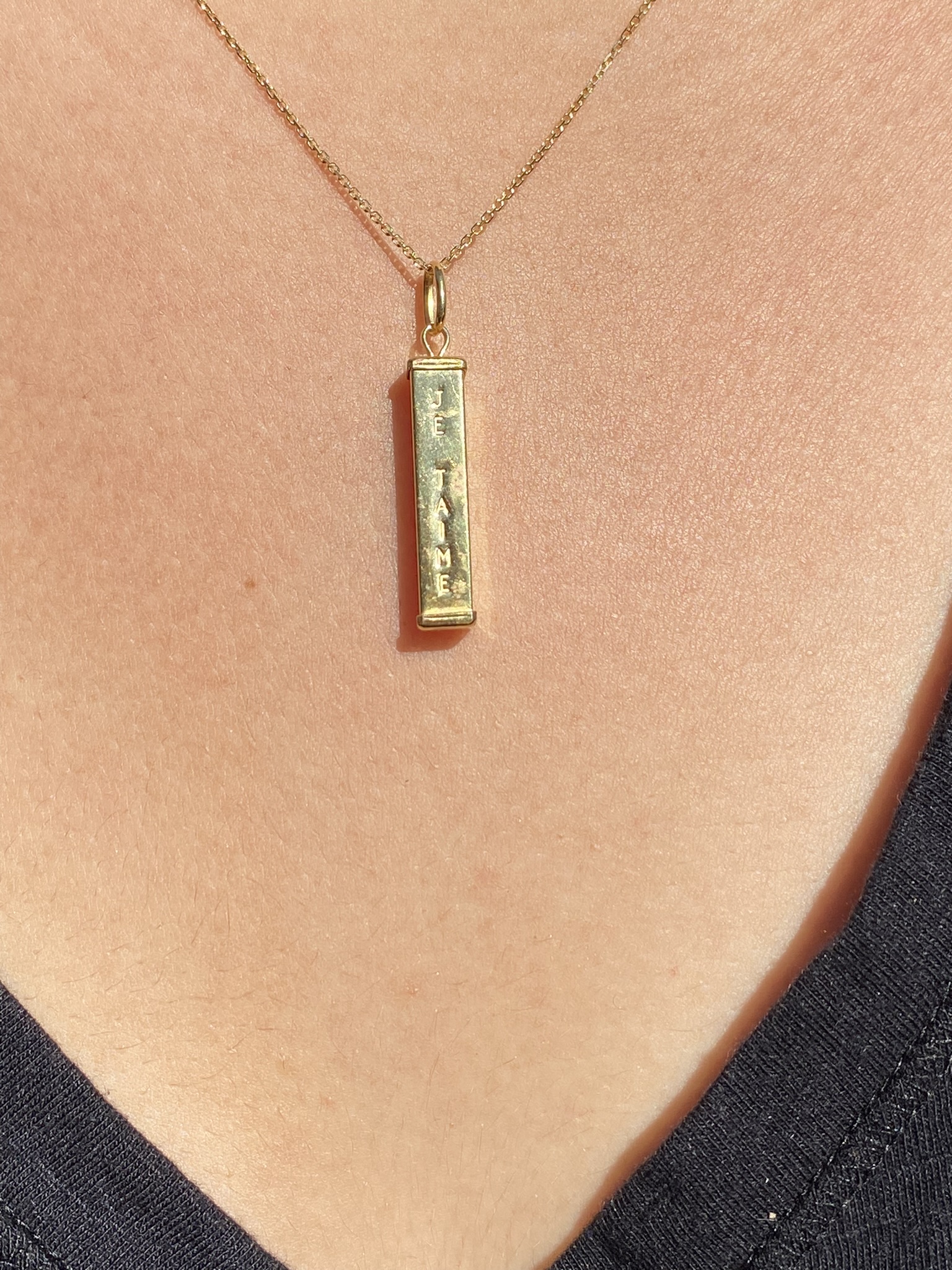 SOLD - The Isle of Wright: Multi Language I Love You Bar Pendant In Yellow Gold - Image 10