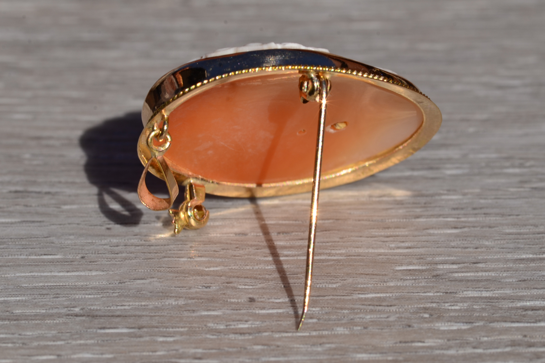 The Maneadero: Ladies 14K Gold Italian Made Shell Cameo Pin/Pendant - Image 3