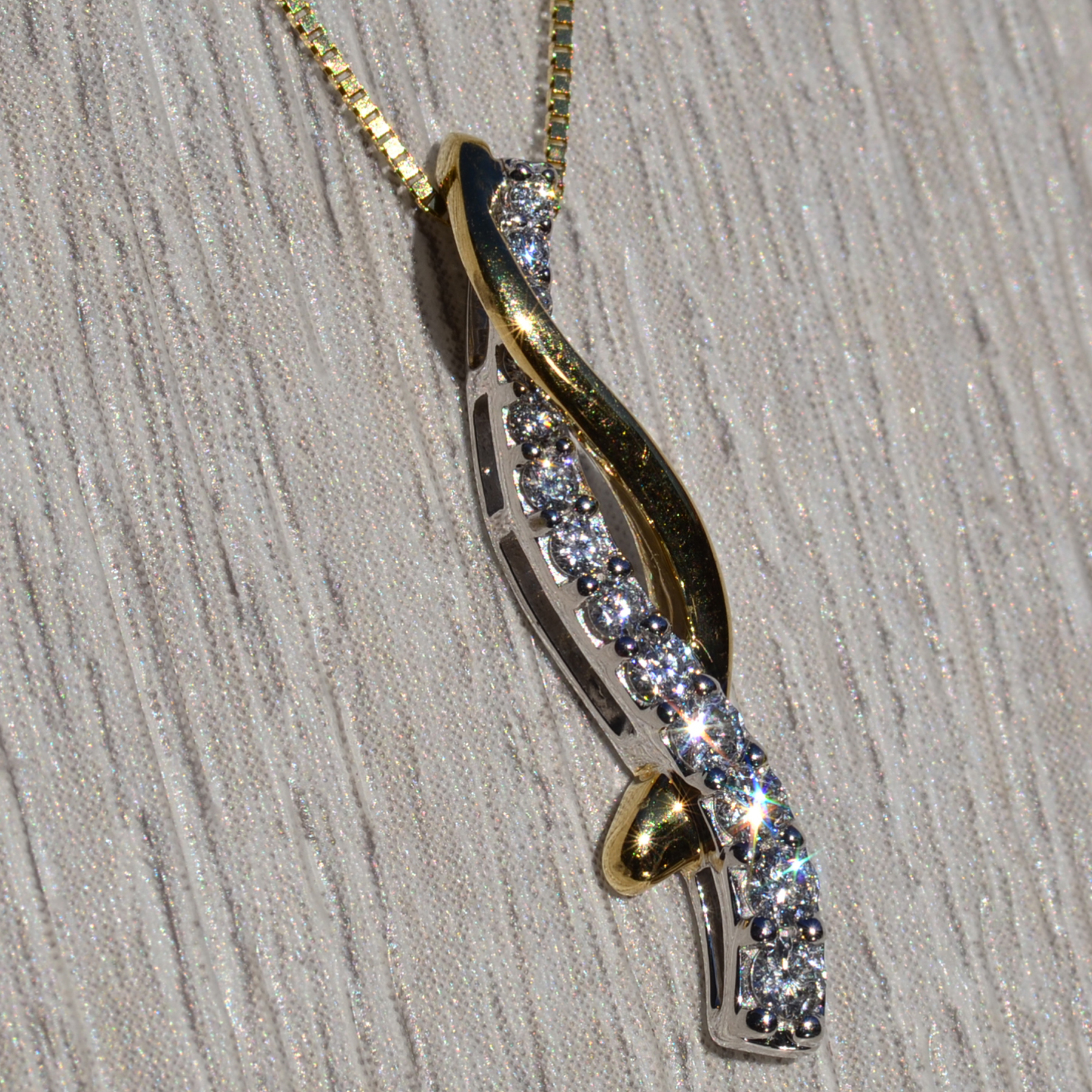 The Tarama: Ladies 14K Yellow Gold Twisted Diamond Journey Necklace - Image 3