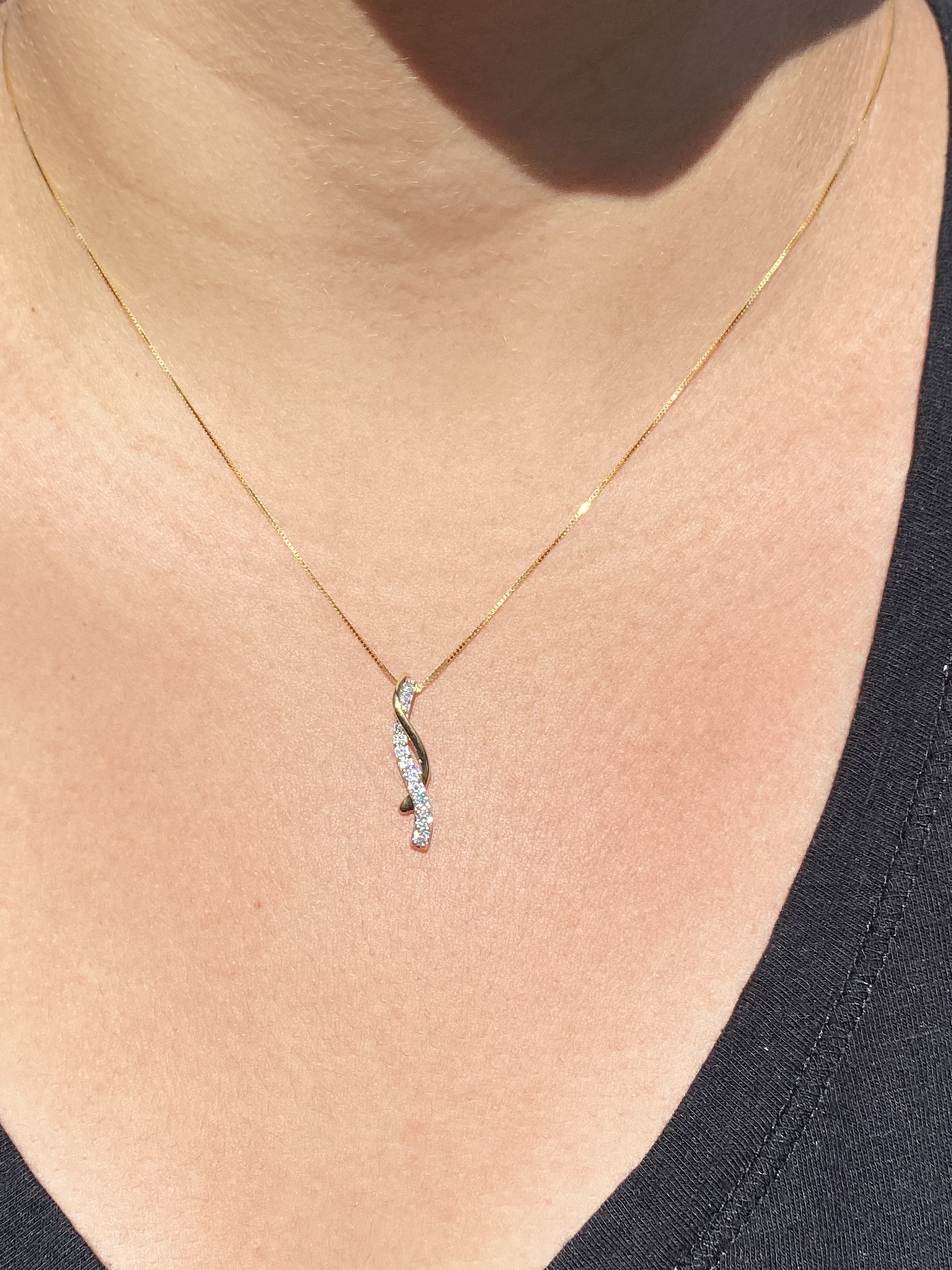 The Tarama: Ladies 14K Yellow Gold Twisted Diamond Journey Necklace - Image 4