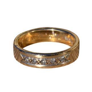 The Freesia:  Men's Engraved 14K Gold and Diamond Wedding Band