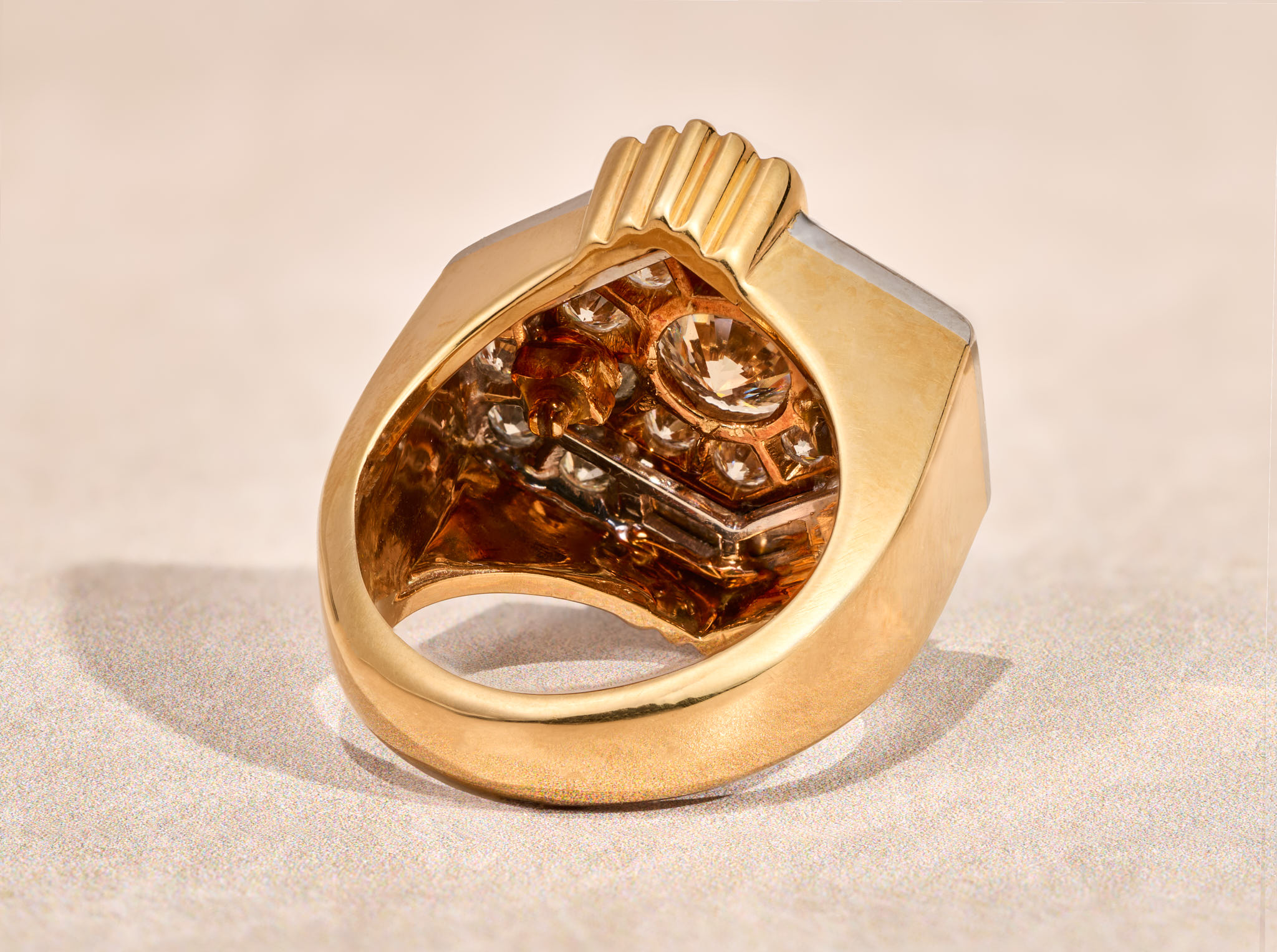 The David: Vintage David Webb Signed ring In Platinum and 18 Karat Yellow Gold - Image 6