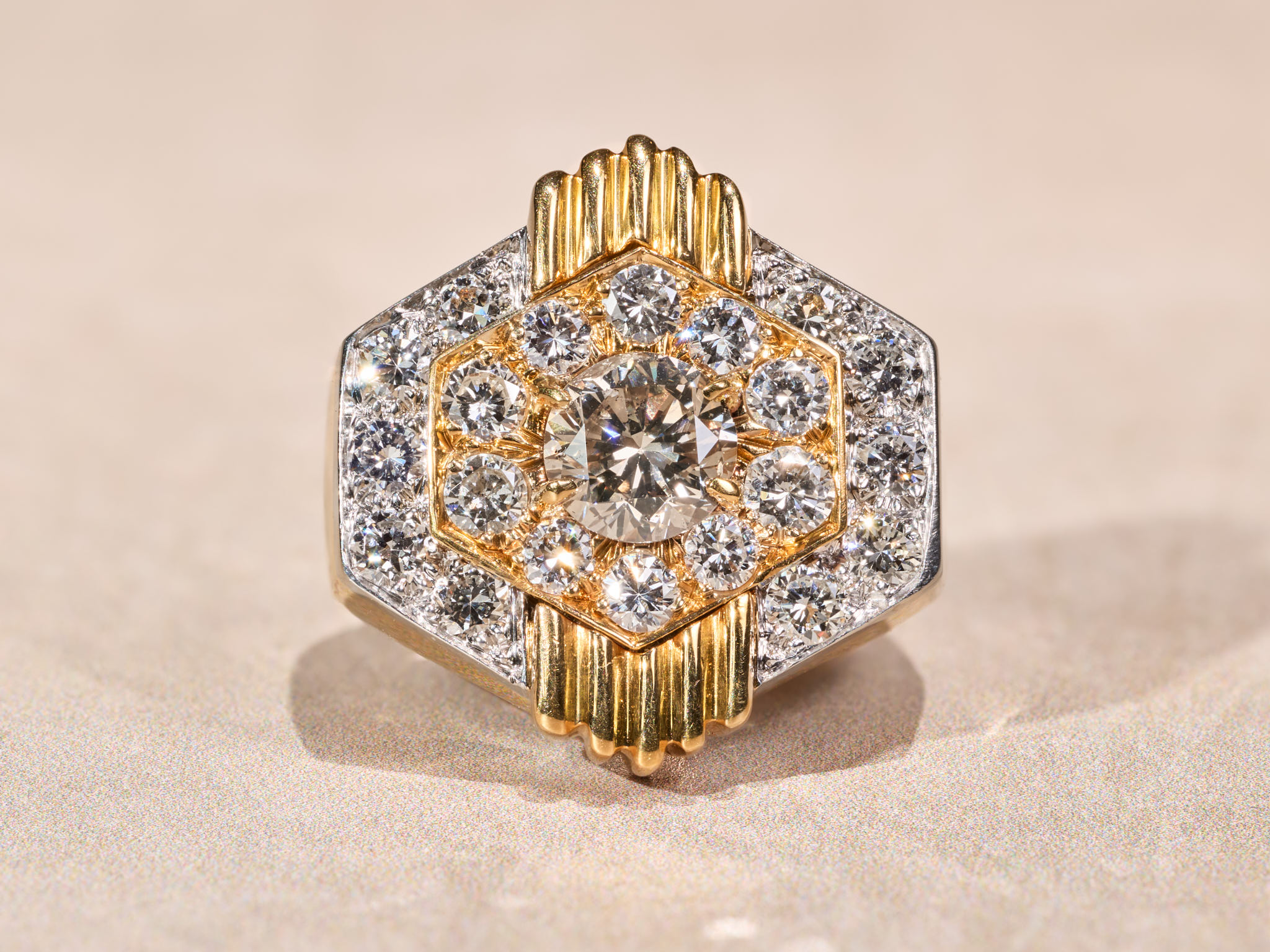 The David: Vintage David Webb Signed ring In Platinum and 18 Karat Yellow Gold - Image 9