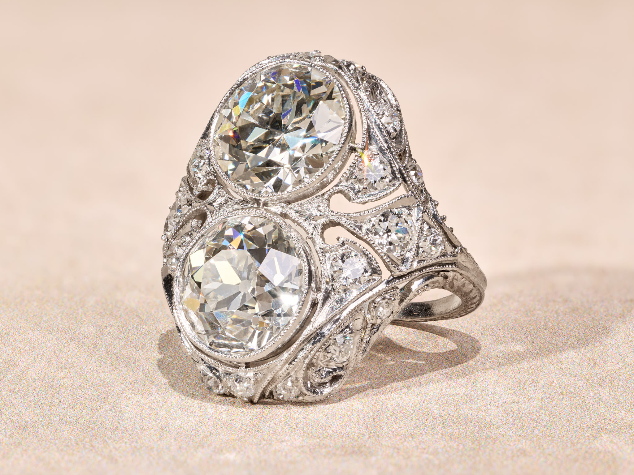 The L'amour: Antique Toi Et Moi Diamond Filigree Ring in Platinum - Image 3