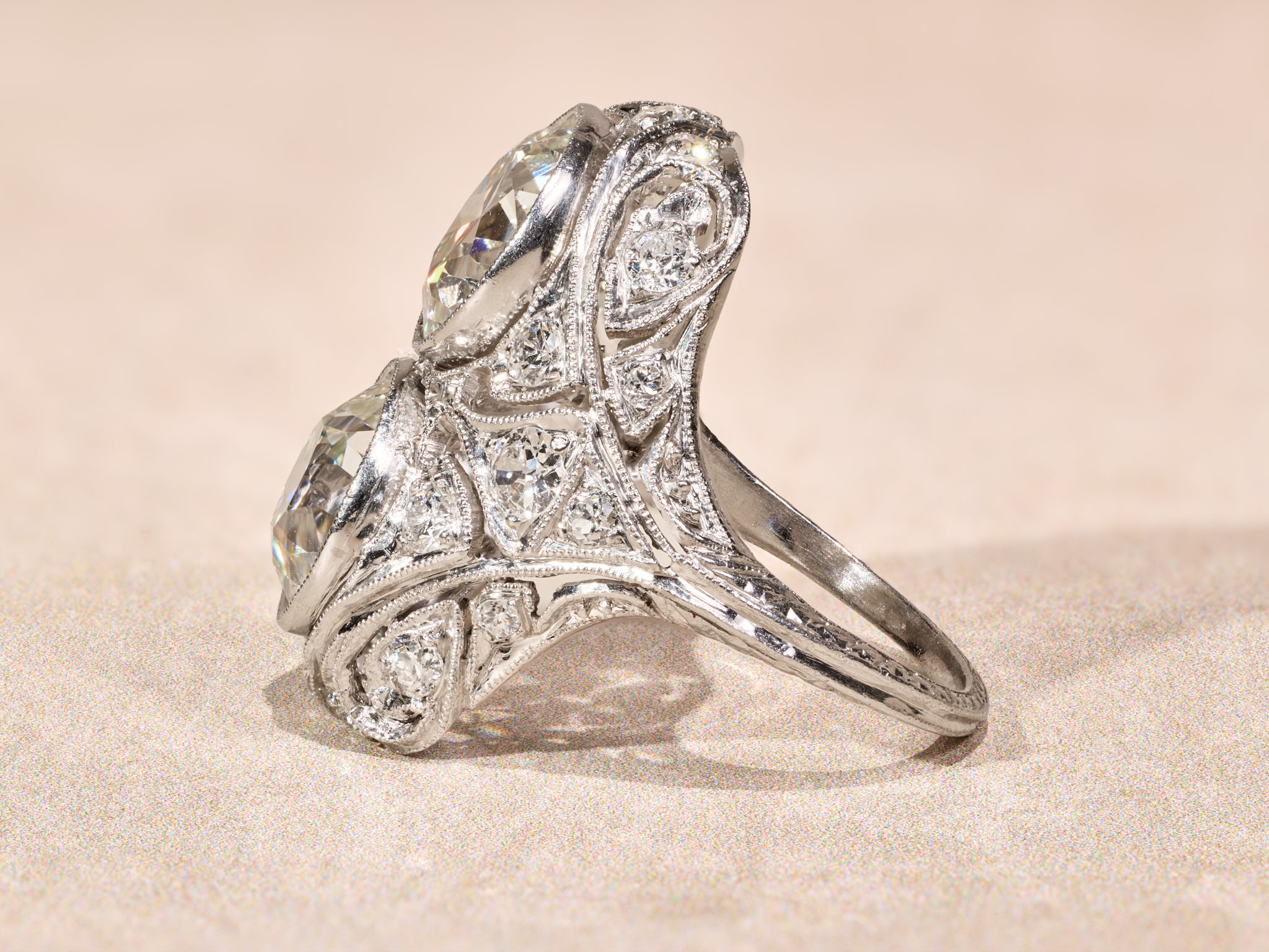 The L'amour: Antique Toi Et Moi Diamond Filigree Ring in Platinum - Image 4