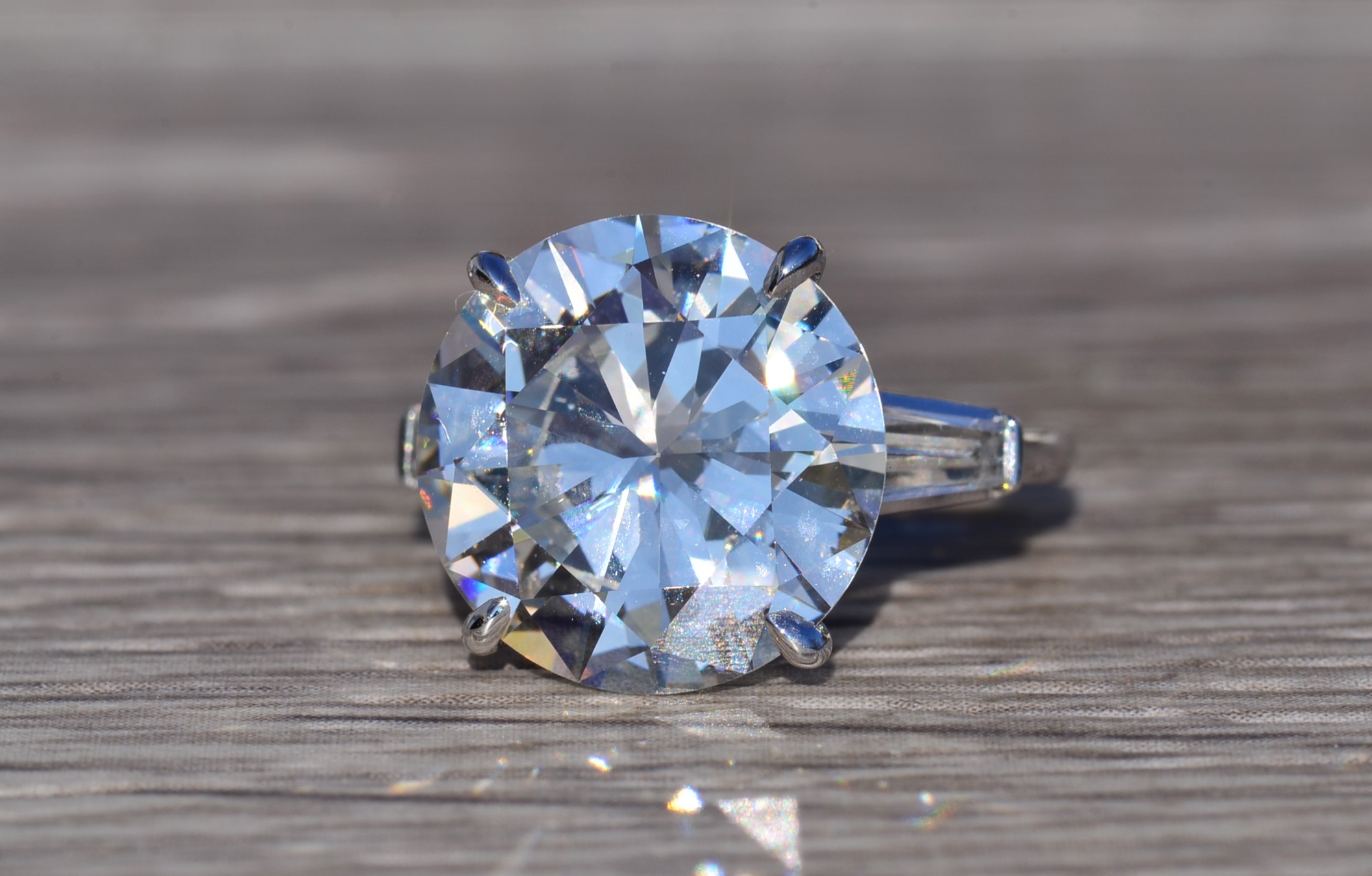 The Adrianna: GIA Graded 5.89 Carat Round Brilliant Cut Diamond in Platinum - Image 3