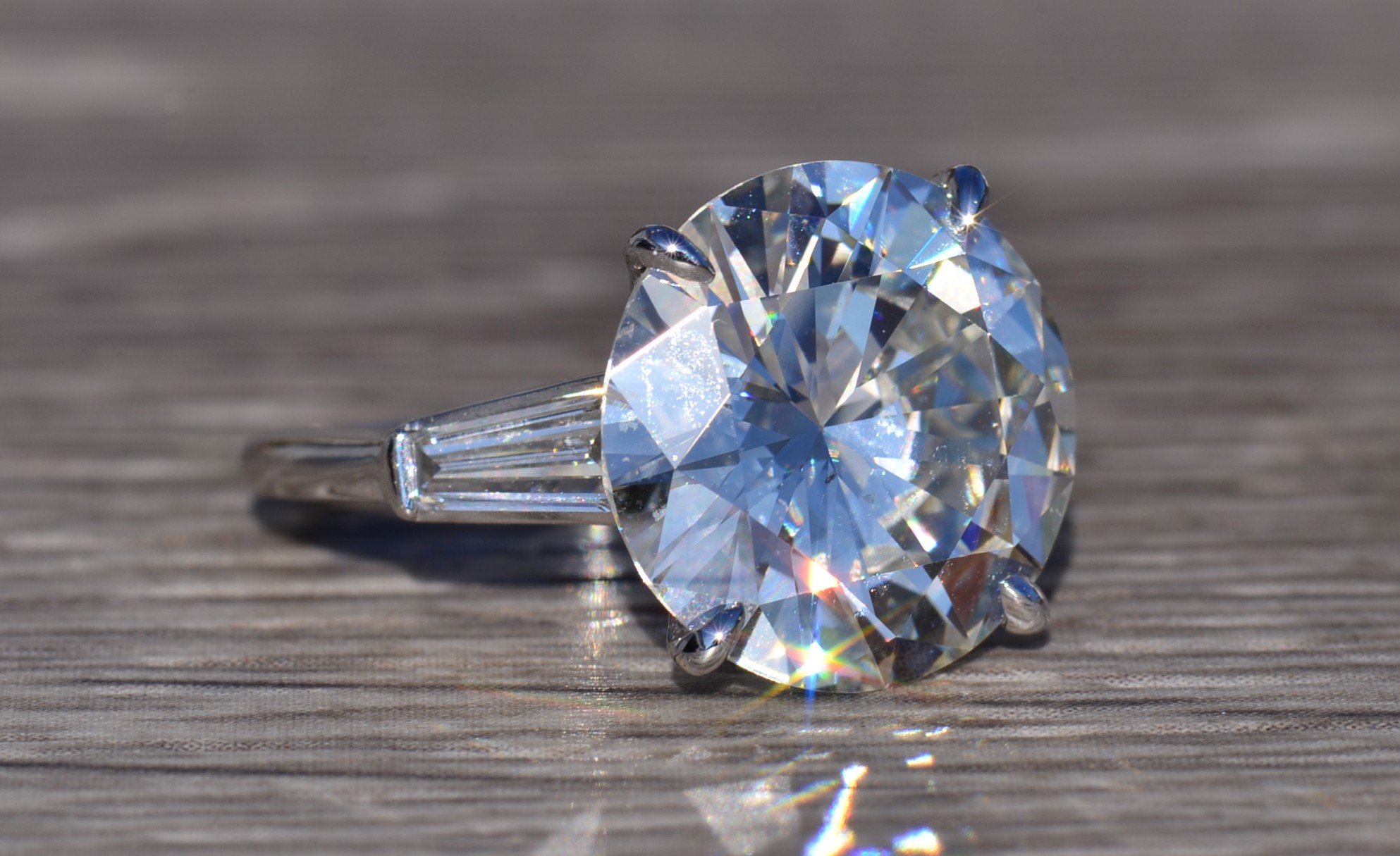 The Adrianna: GIA Graded 5.89 Carat Round Brilliant Cut Diamond in Platinum - Image 7