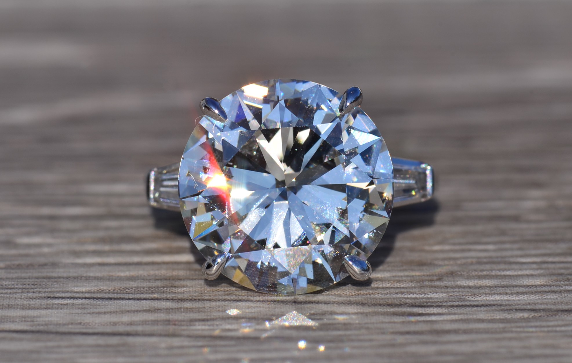 The Adrianna: GIA Graded 5.89 Carat Round Brilliant Cut Diamond in Platinum - Image 2