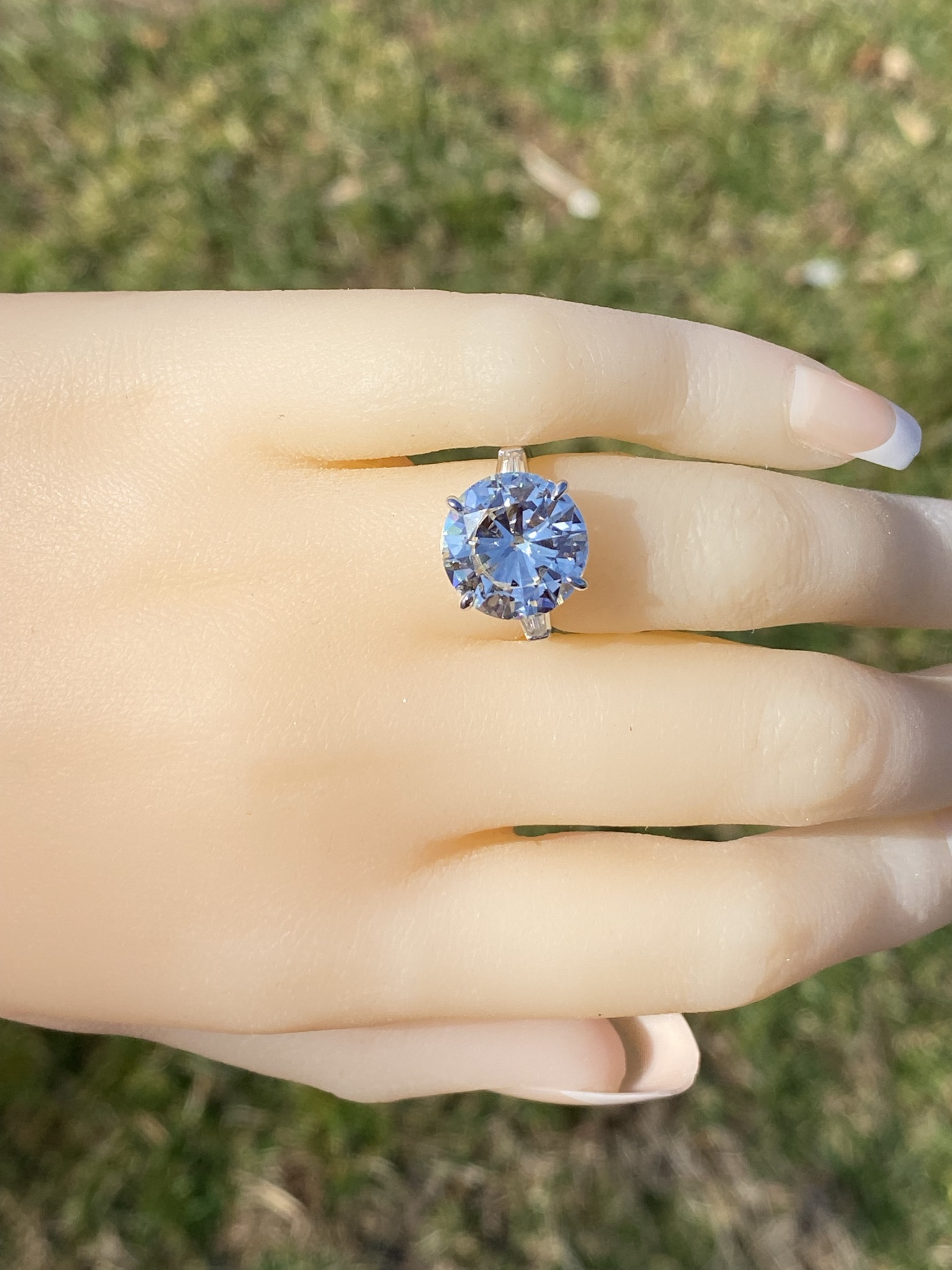 The Adrianna: GIA Graded 5.89 Carat Round Brilliant Cut Diamond in Platinum - Image 11