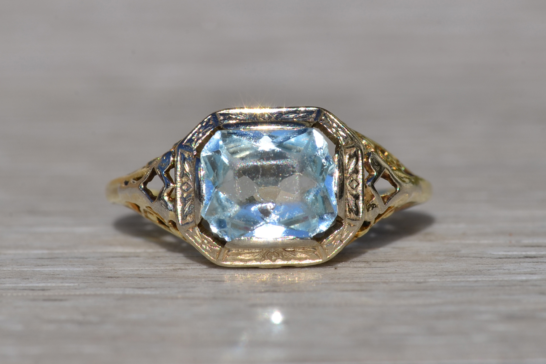 SOLD - Ladies Antique Aquamarine Ring in 14K Yellow Gold - Image 2