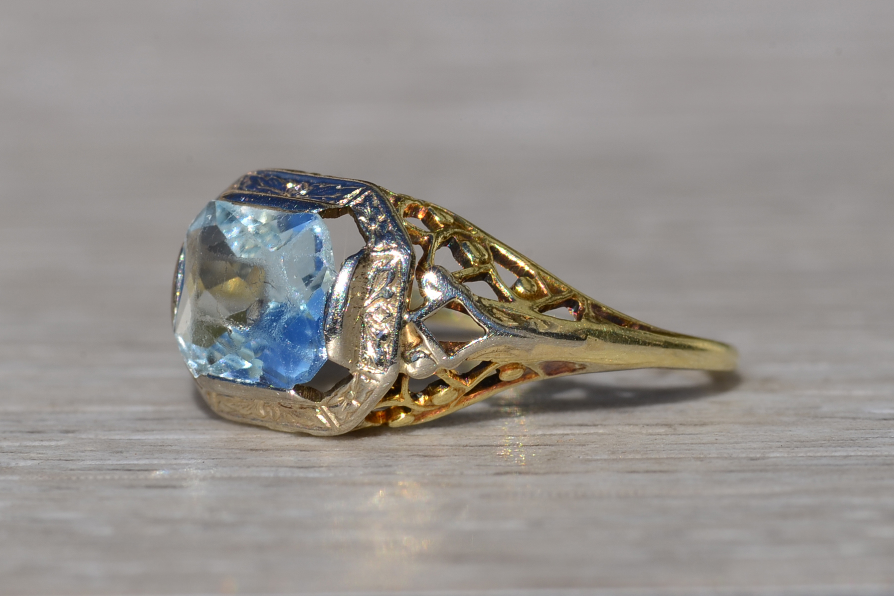 SOLD - Ladies Antique Aquamarine Ring in 14K Yellow Gold - Image 3