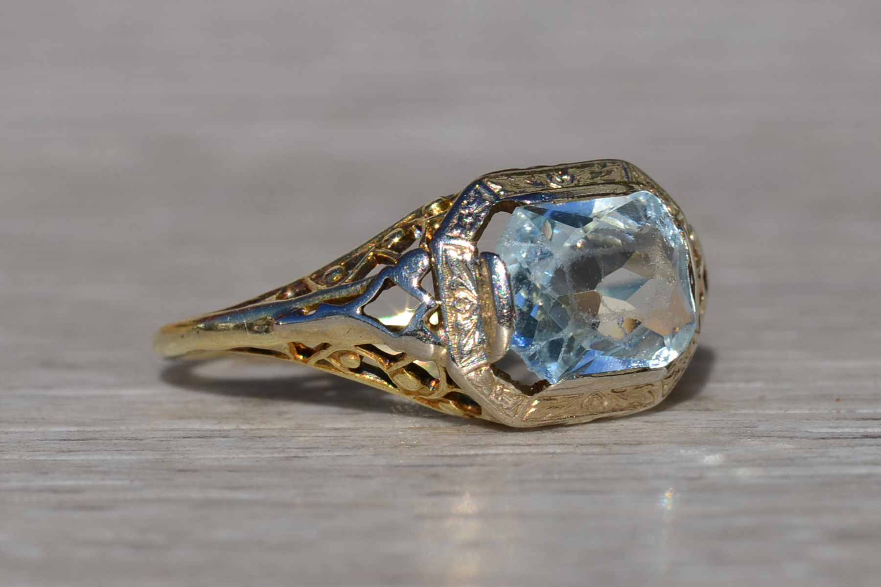SOLD - Ladies Antique Aquamarine Ring in 14K Yellow Gold - Image 6