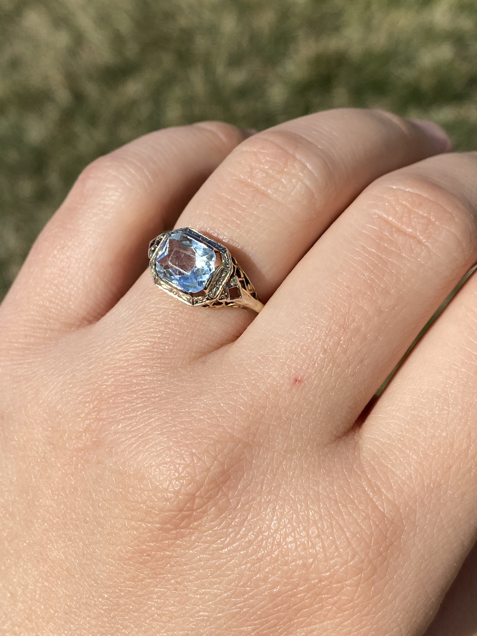 SOLD - Ladies Antique Aquamarine Ring in 14K Yellow Gold - Image 9