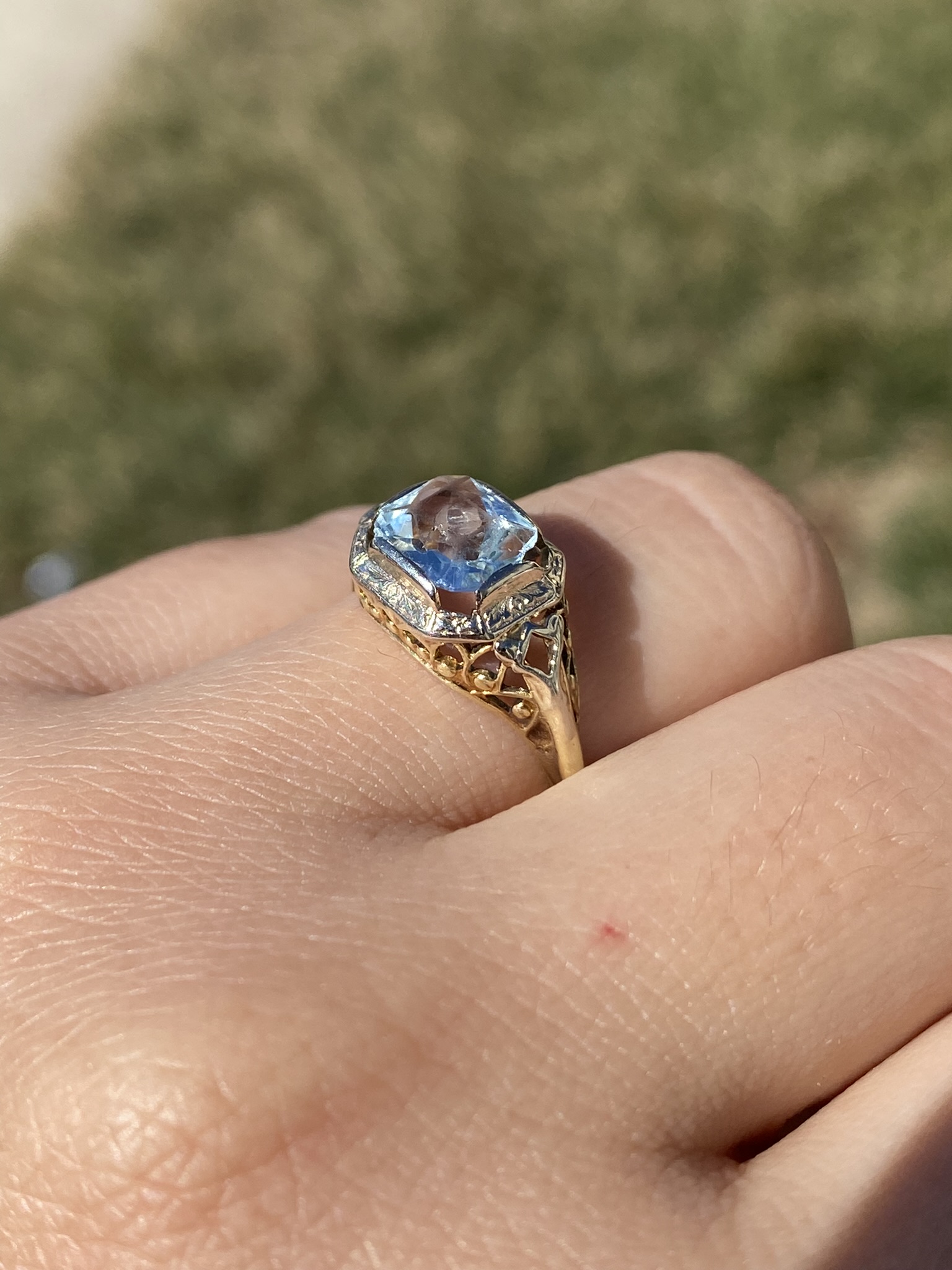 SOLD - Ladies Antique Aquamarine Ring in 14K Yellow Gold - Image 10