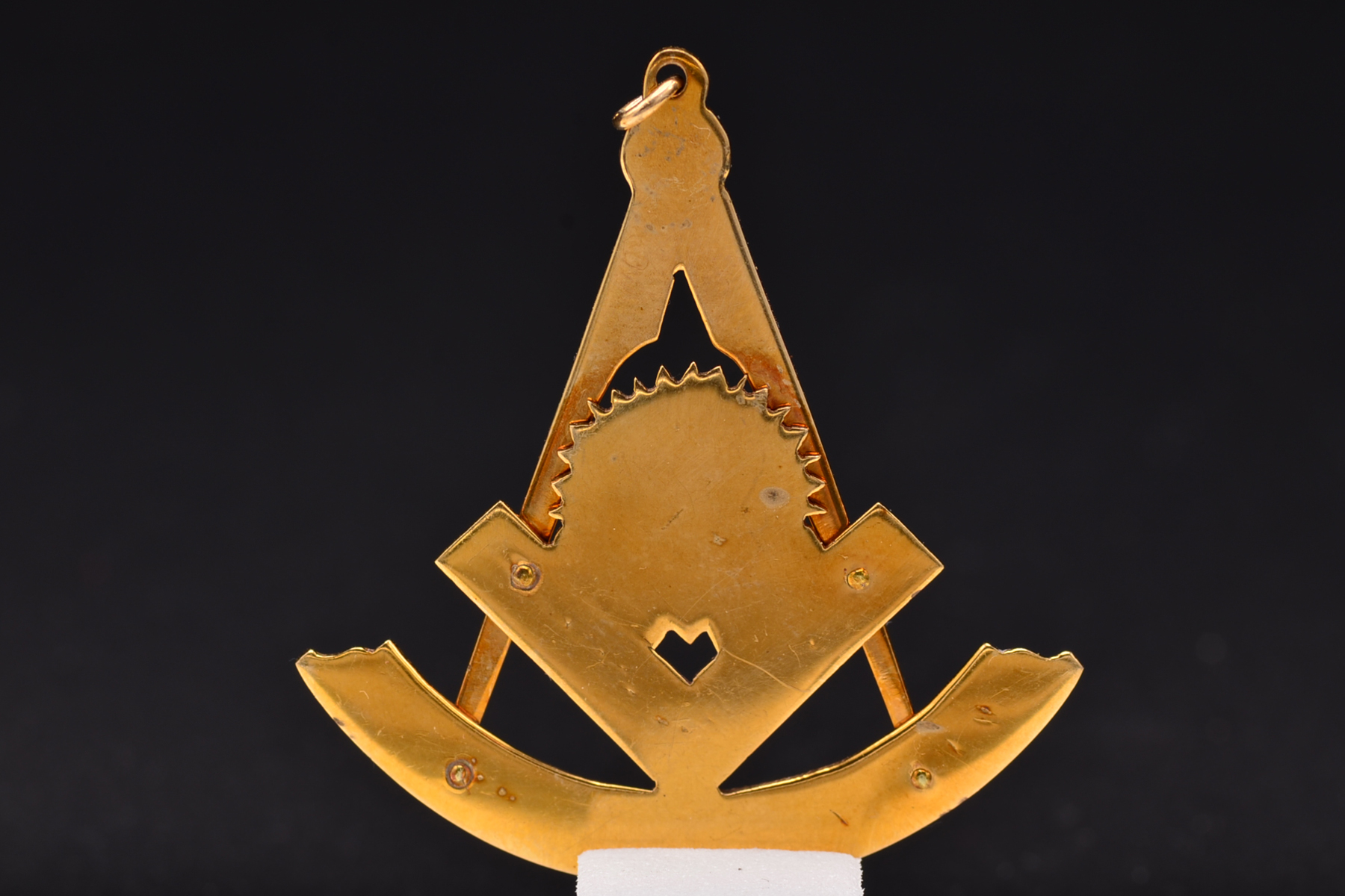 The Mason 32: Outstanding Antique Masonic Compass Pendant with Black Enamel - Image 3