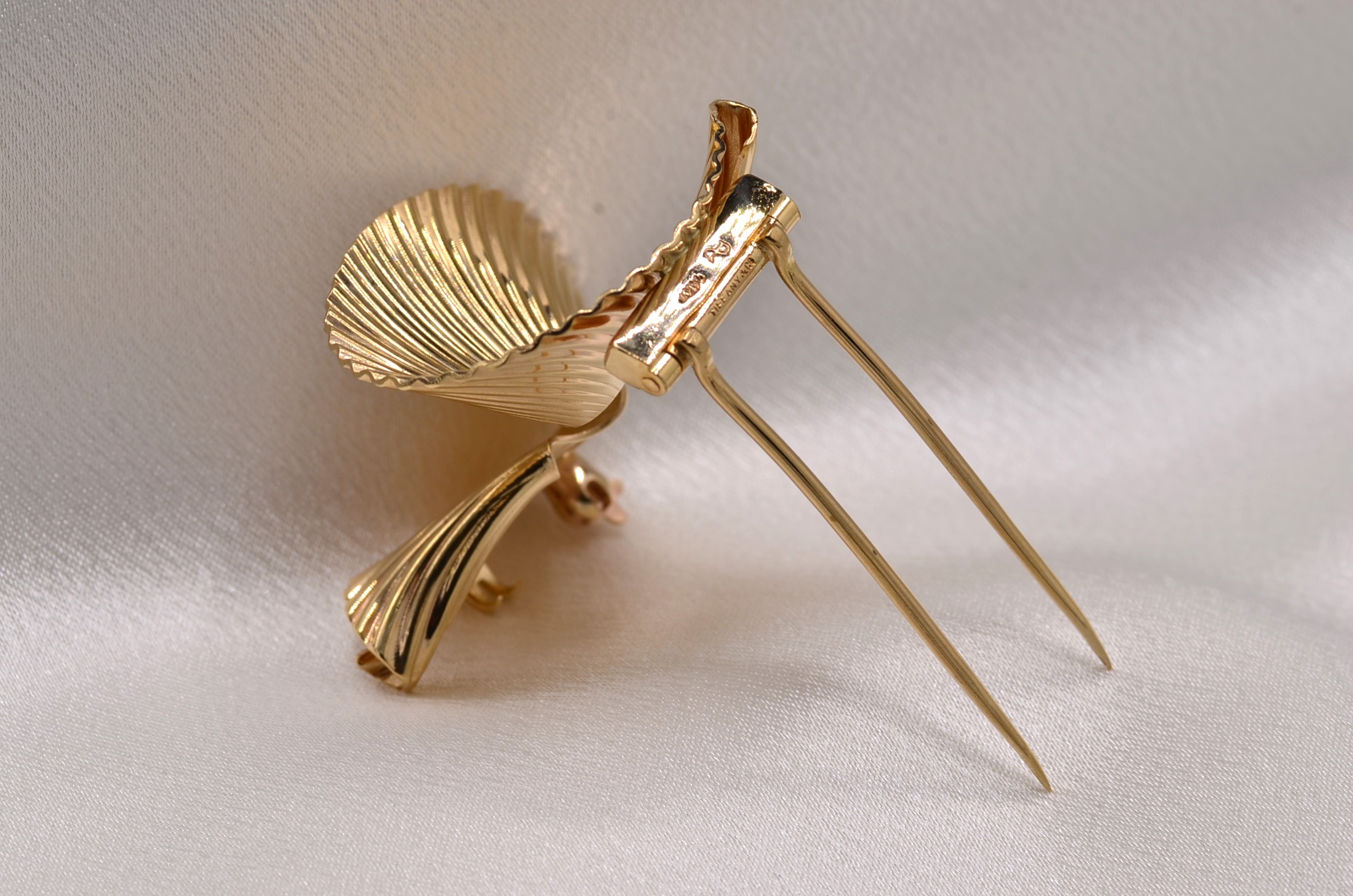 The 55th Street: Yellow Gold Tiffany and Company Signed Brooch - Image 5