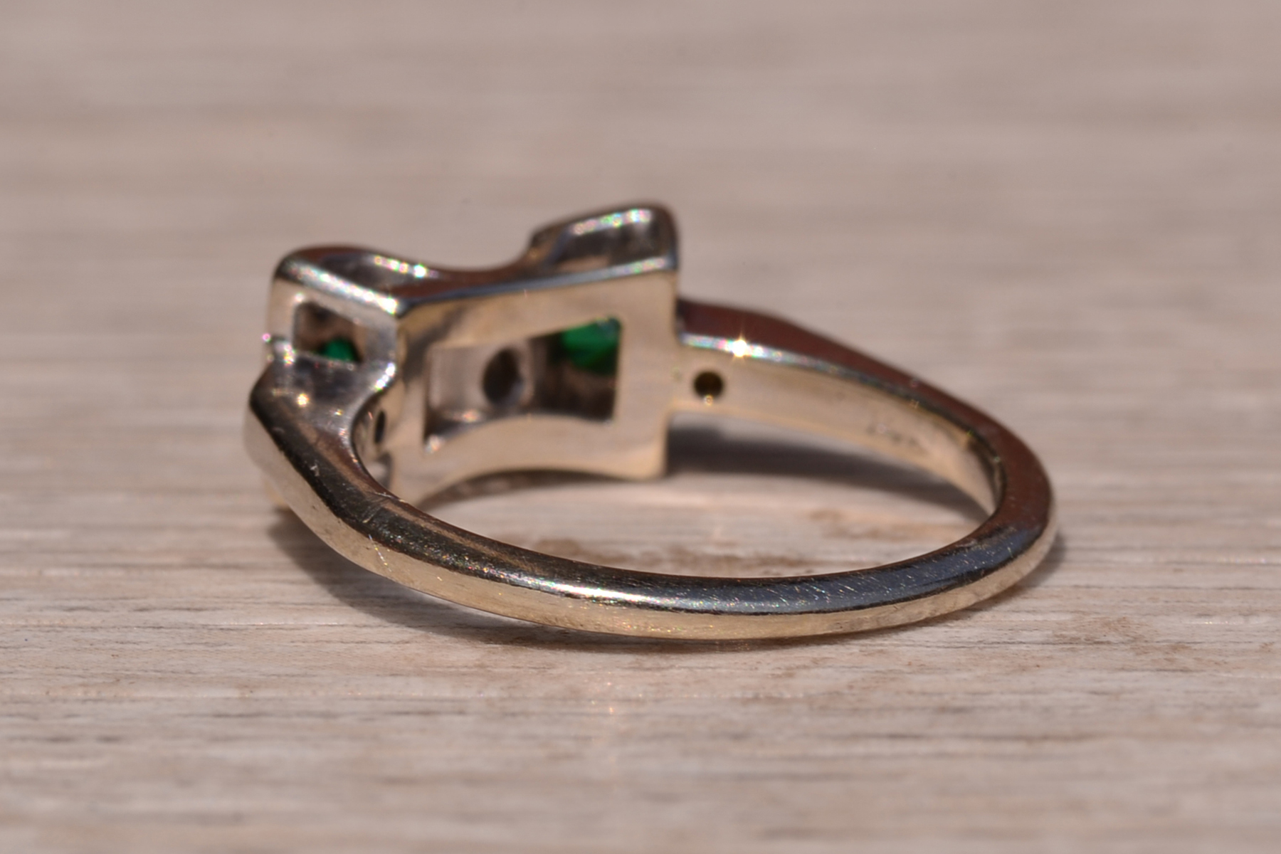 SOLD - The Treasure Island Drive: Vintage Diamond and Tsavorite Bow Ring - Image 4