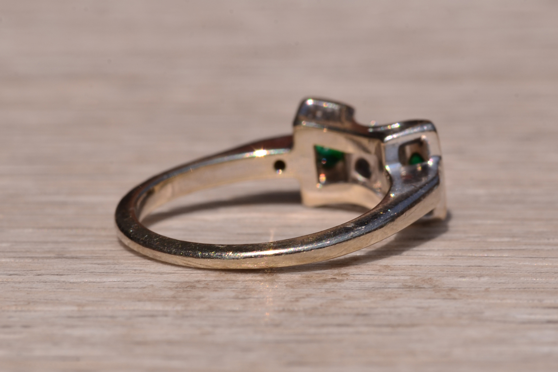 SOLD - The Treasure Island Drive: Vintage Diamond and Tsavorite Bow Ring - Image 5