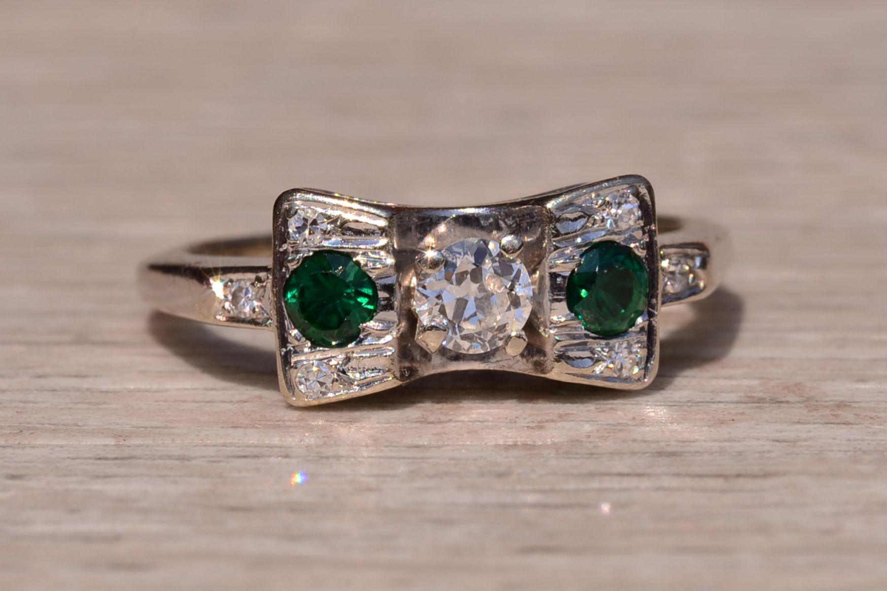 SOLD - The Treasure Island Drive: Vintage Diamond and Tsavorite Bow Ring - Image 7