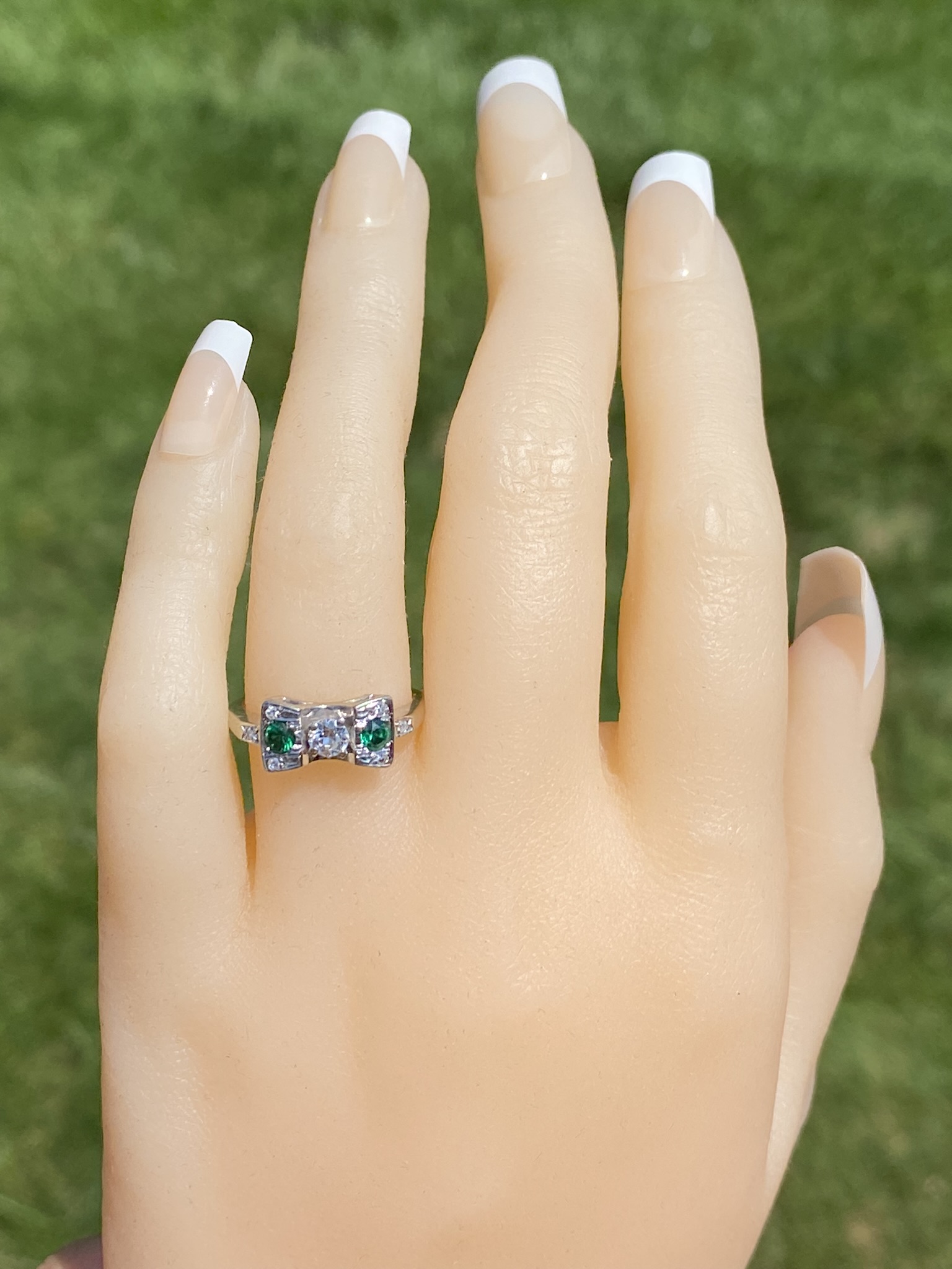 SOLD - The Treasure Island Drive: Vintage Diamond and Tsavorite Bow Ring - Image 9