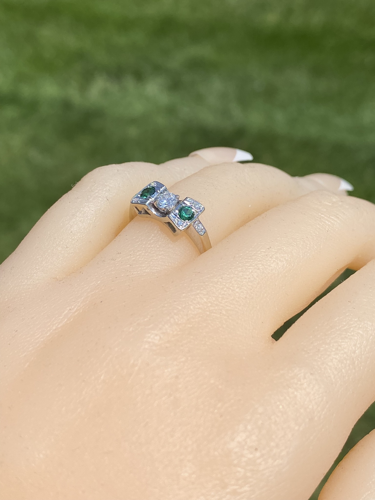SOLD - The Treasure Island Drive: Vintage Diamond and Tsavorite Bow Ring - Image 10