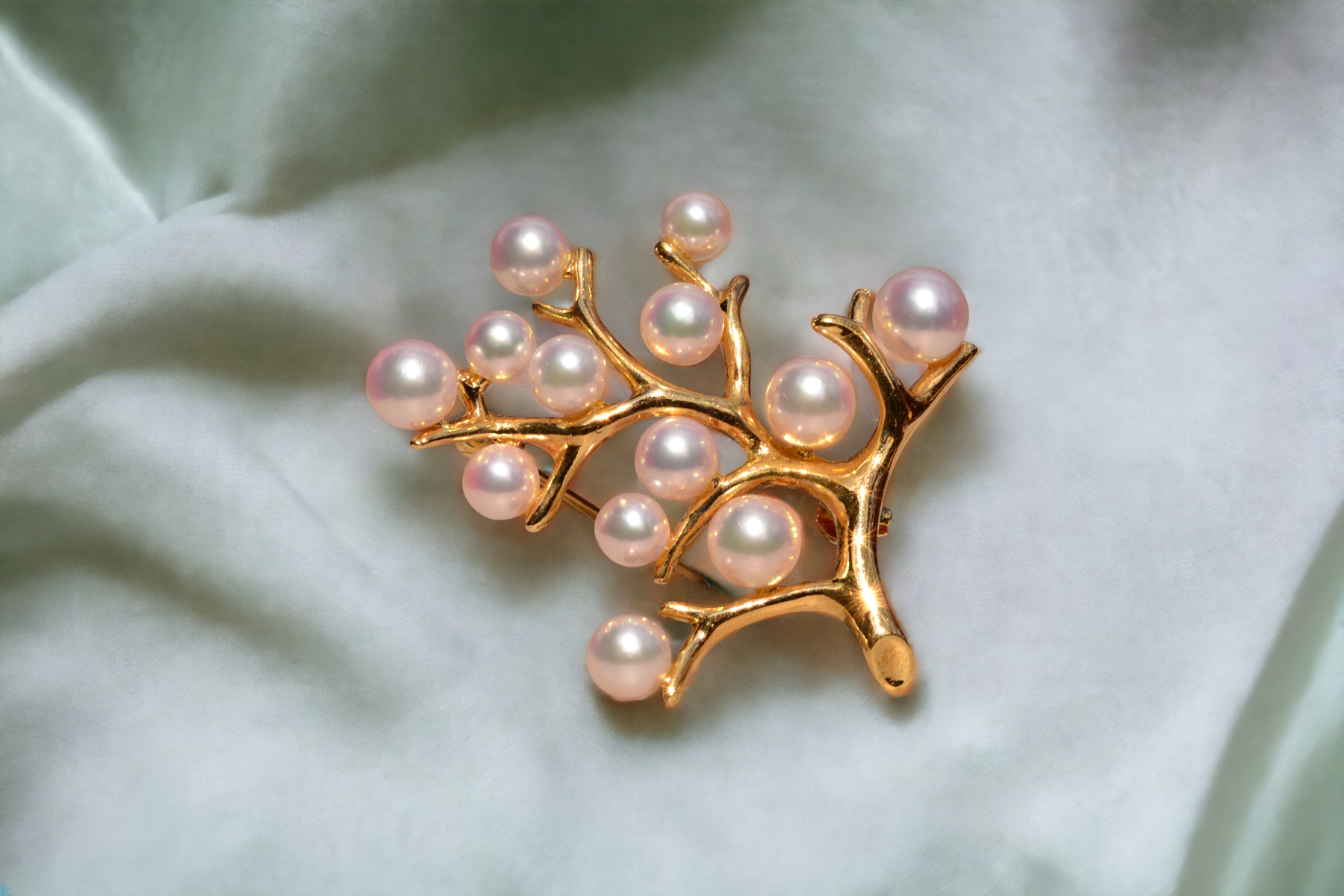 SOLD - The Limmen: Vintage Mikimoto Akoya Pearl Tree of Life Brooch in 18K - Image 5