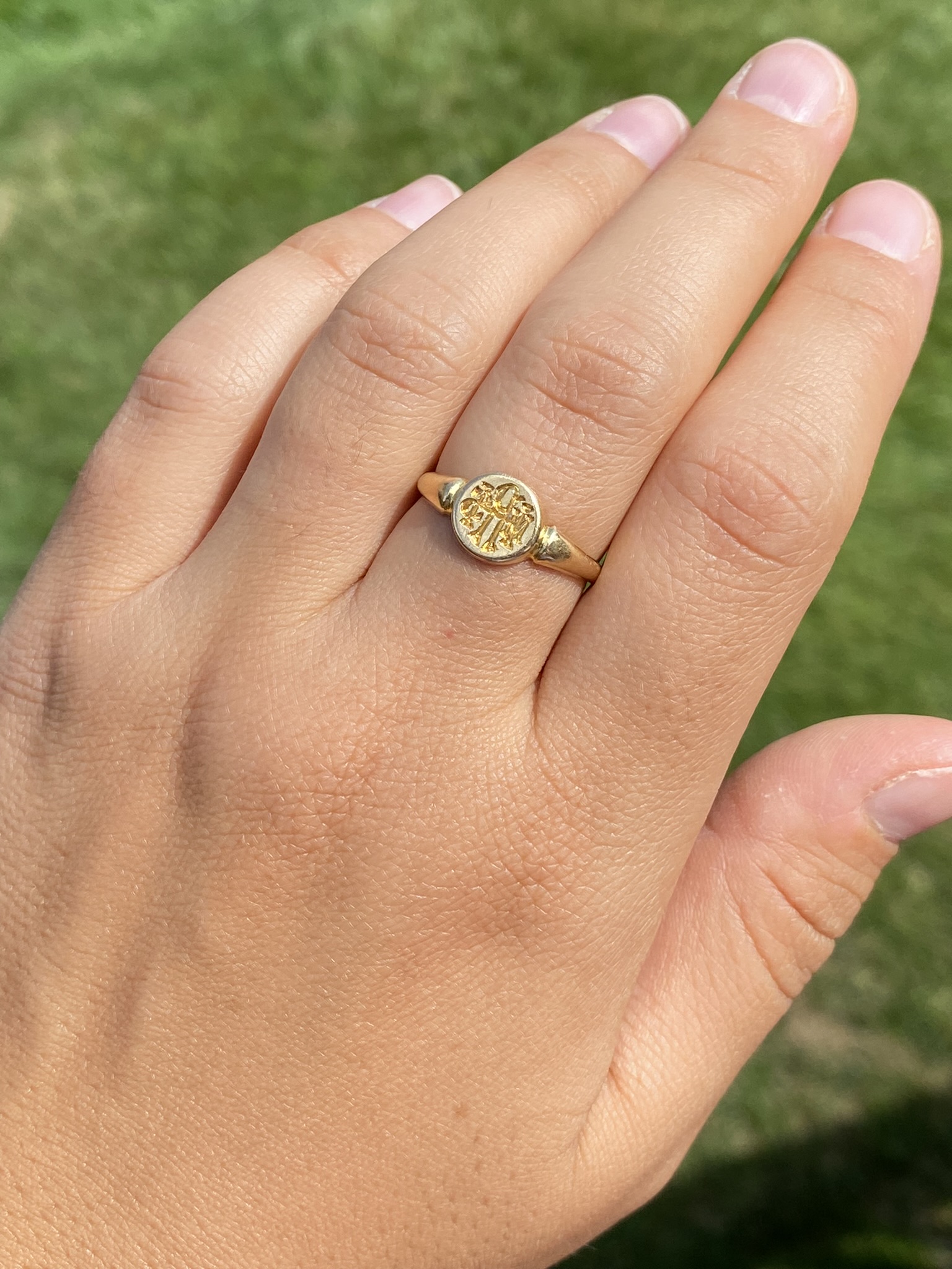 SOLD - The Tanami: Ladies English Made "MRS" Wax Seal Ring - Image 9