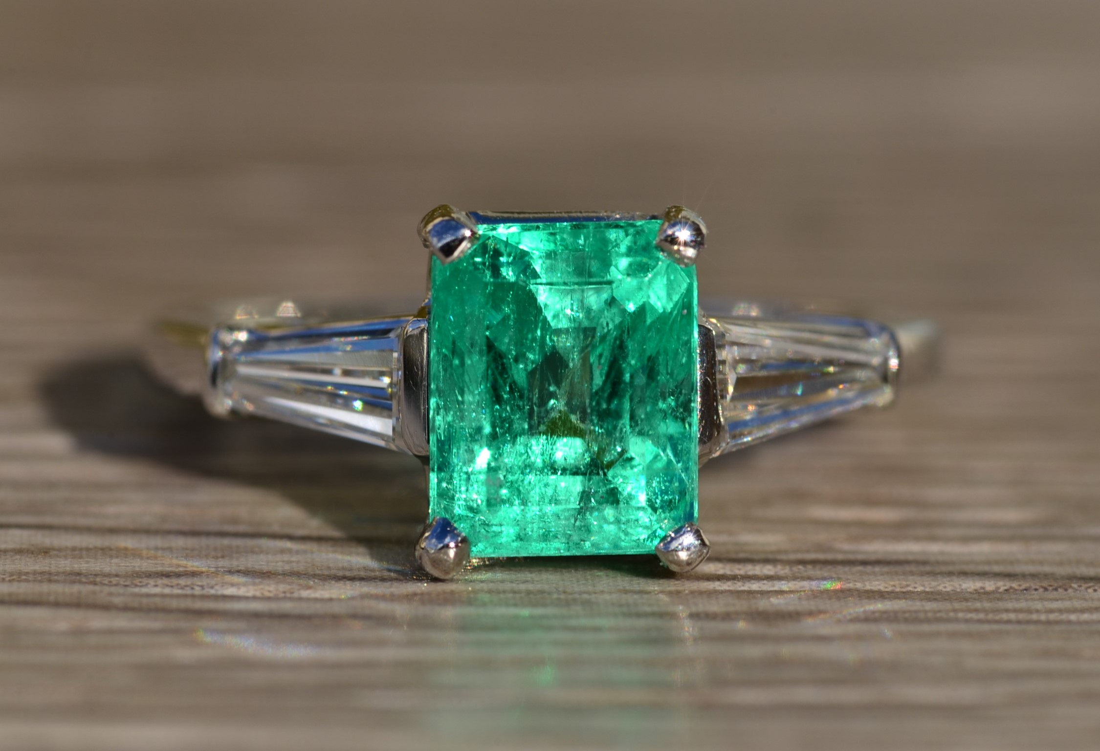 The Beyla: Antique Ladies Platinum Ring set with Outstanding Colombian Emerald and Tapered Baguette Diamonds - Image 7