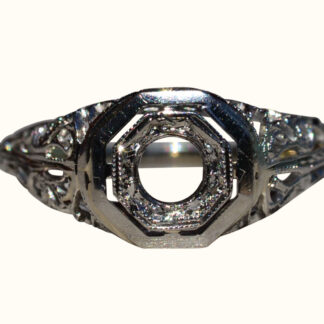Ladies Antique 18 Karat White Gold Mounting