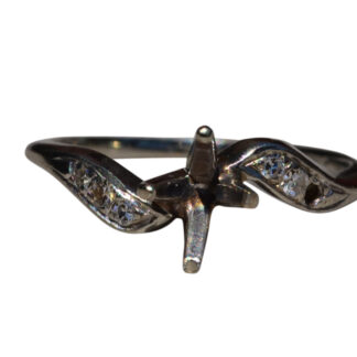 Antique White Gold Bypass Semi-Mount