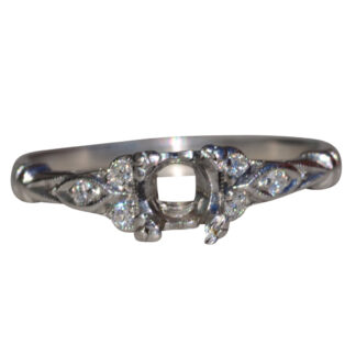 Ladies Antique Platinum Mounting set with Diamond Side Stones
