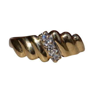SOLD - Vintage 14K Yellow Gold Ring set with Diamonds