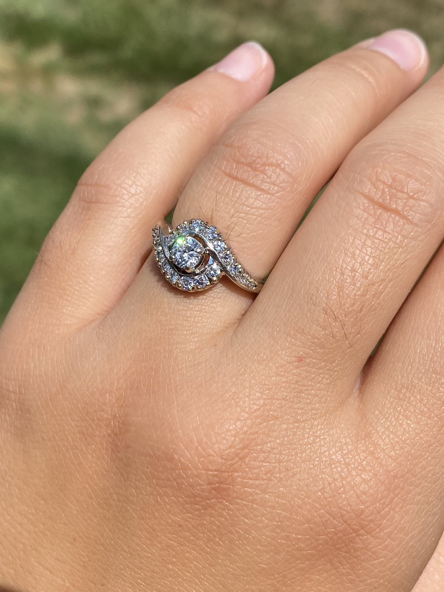 Ladies 14K White Gold Semi Mount set with Diamonds - Image 9