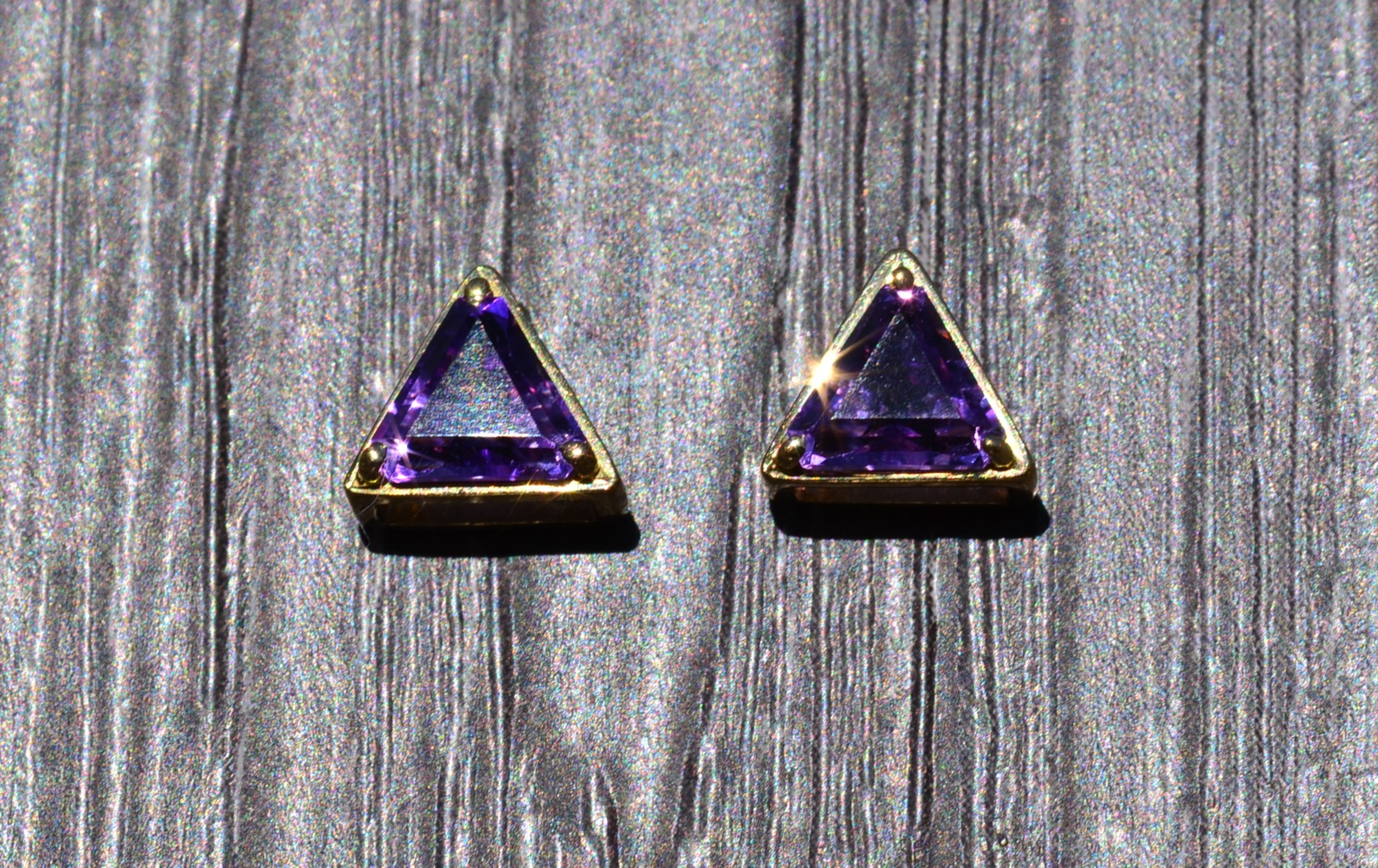 SOLD - The Menzies Creek: Mid Century Trilliant Cut Natural Amethyst in Yellow Gold - Image 2