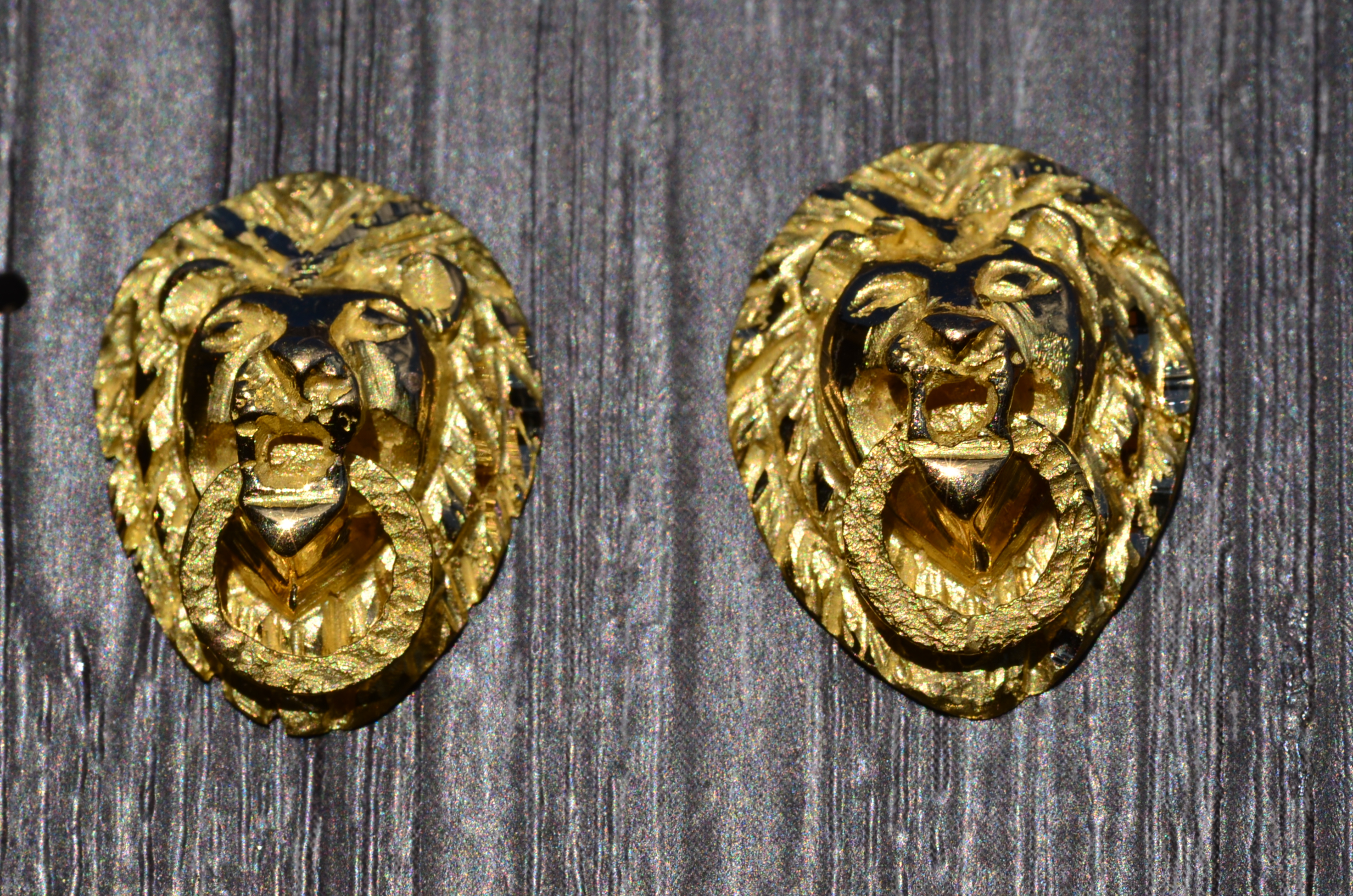 SOLD - The Versacee: Vintage Yellow Gold Lion Doorknocker Earrings - Image 2