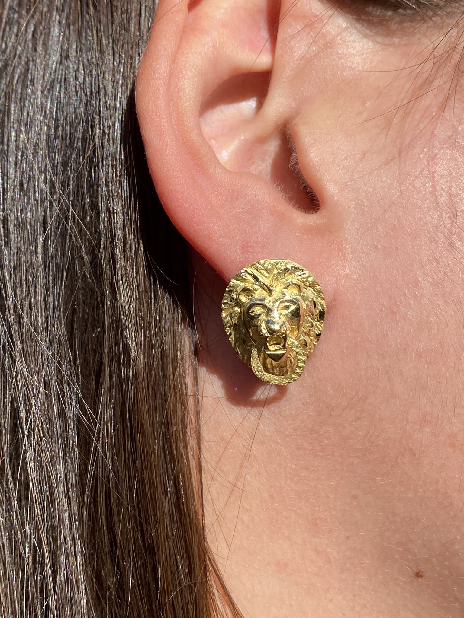 SOLD - The Versacee: Vintage Yellow Gold Lion Doorknocker Earrings - Image 4