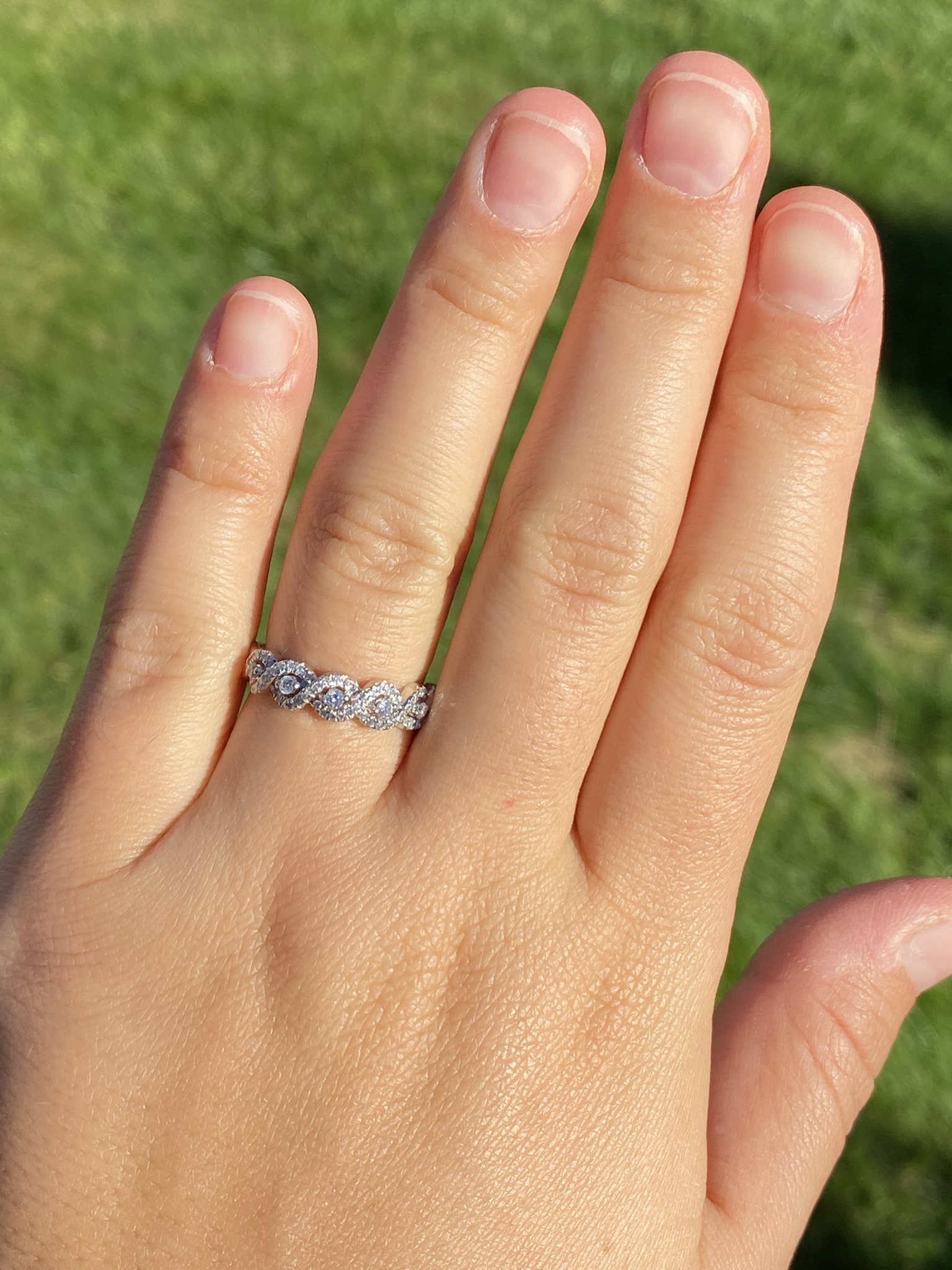 The Kindersley: Ladies 14K White Gold Twisted Diamond Band - Image 9