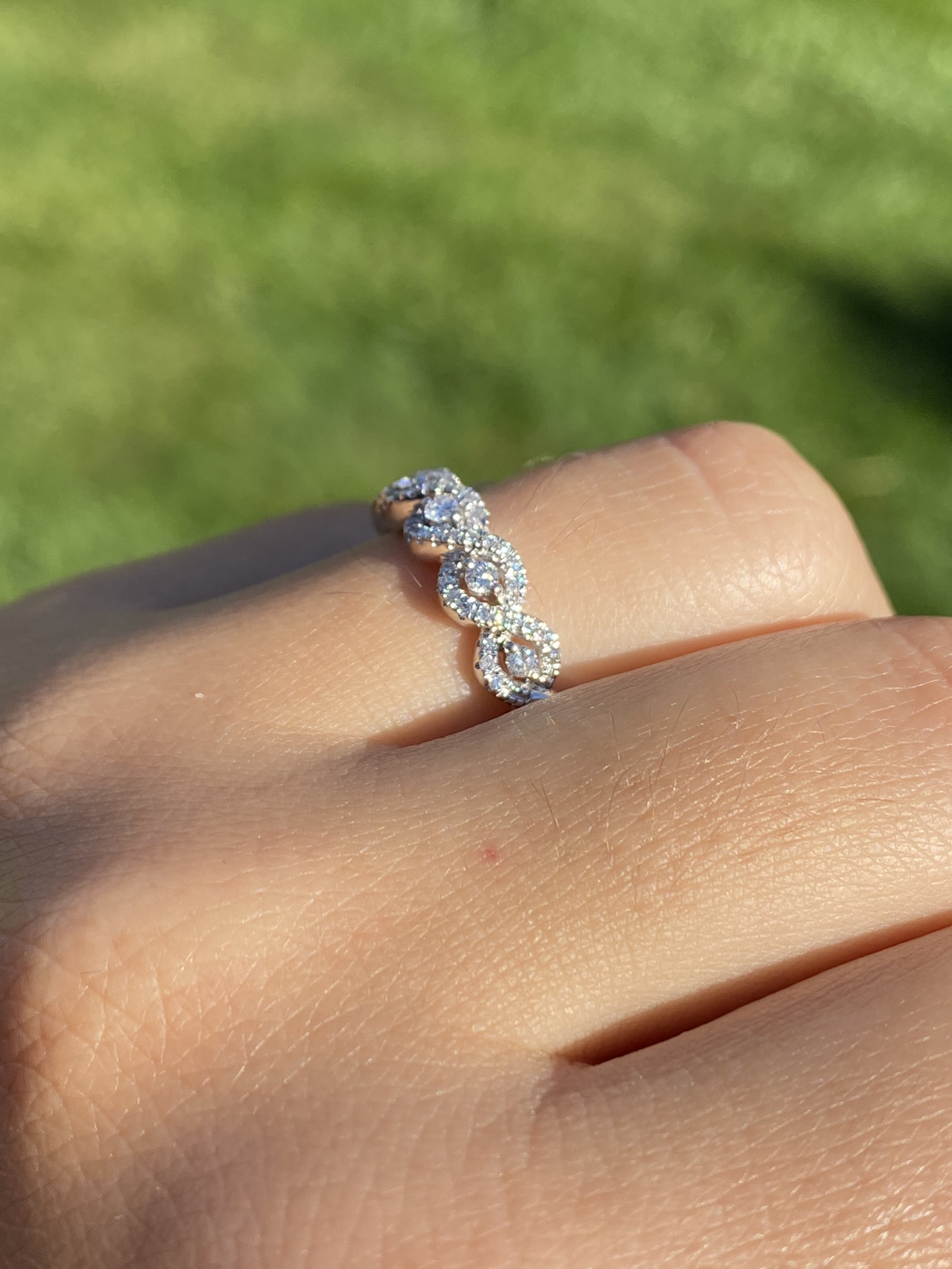 The Kindersley: Ladies 14K White Gold Twisted Diamond Band - Image 10