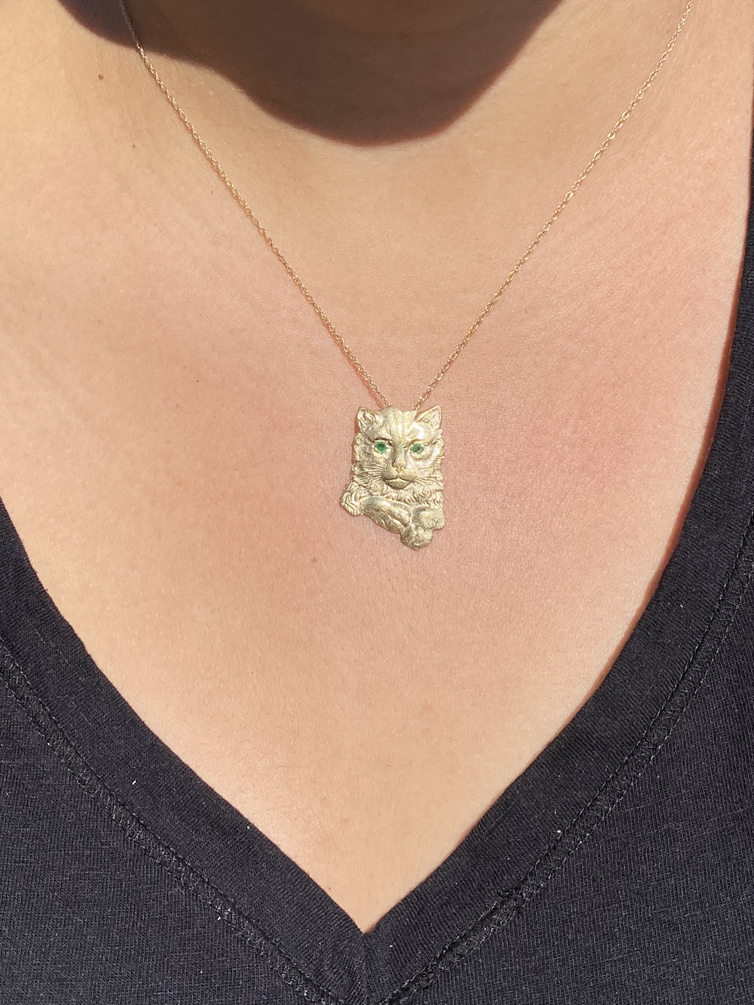SOLD -The Fowey: Vintage Yellow Gold Cat Pendant with Emerald Eyes - Image 5