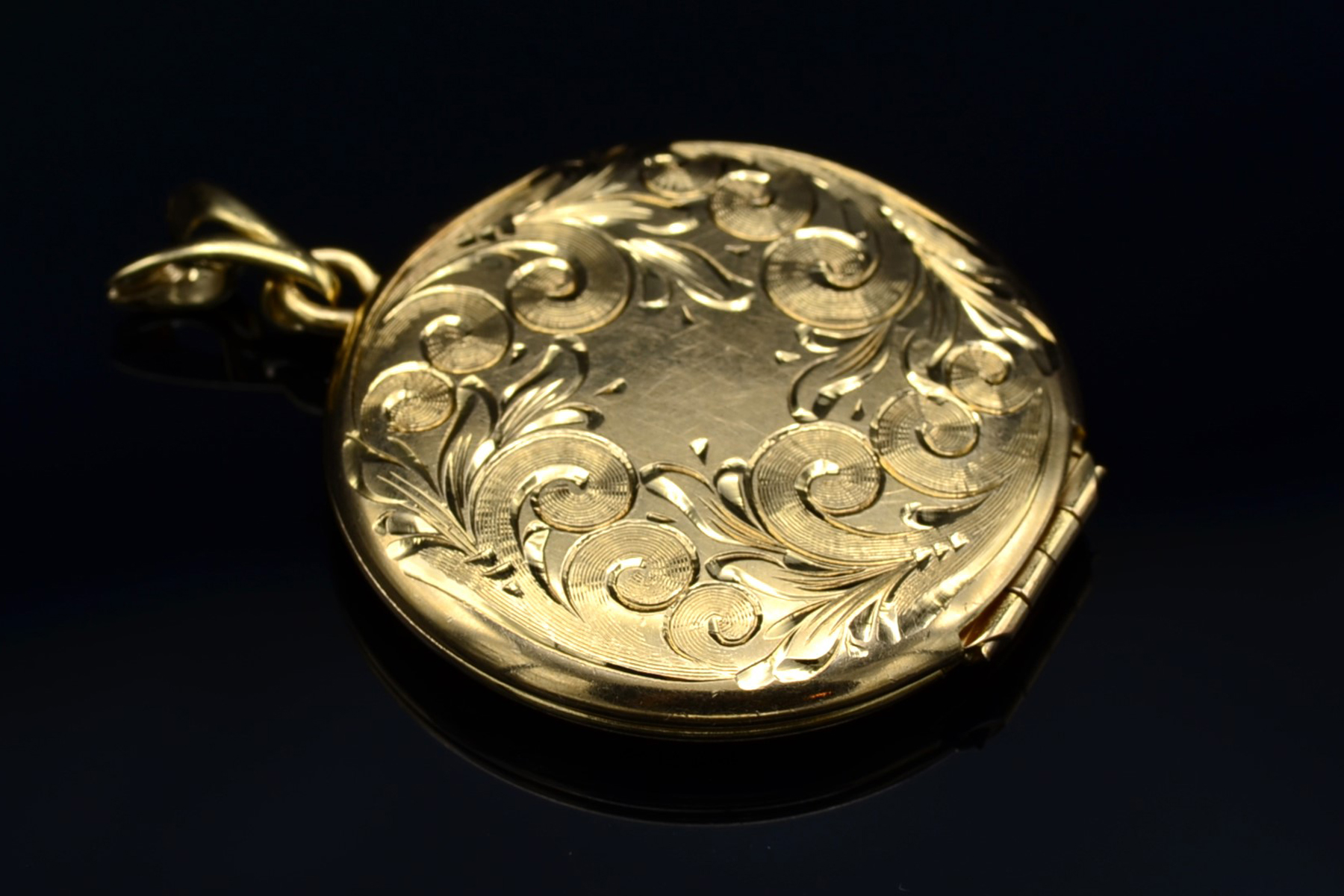 SOLD - The Rincon Peak: Large 1.5" Floral Engraved 14K Gold Locket - Image 2