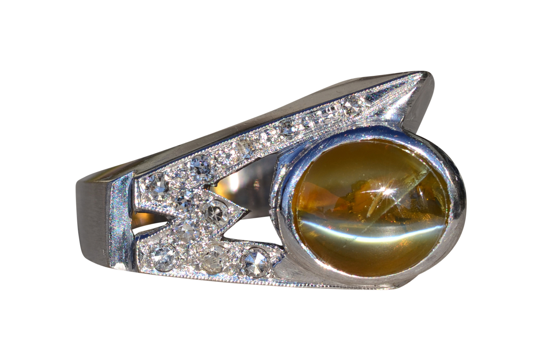 The Lodoga: Gentlemen's Vintage 14K Cat's Eye Chrysoberyl and Diamond Cocktail Ring