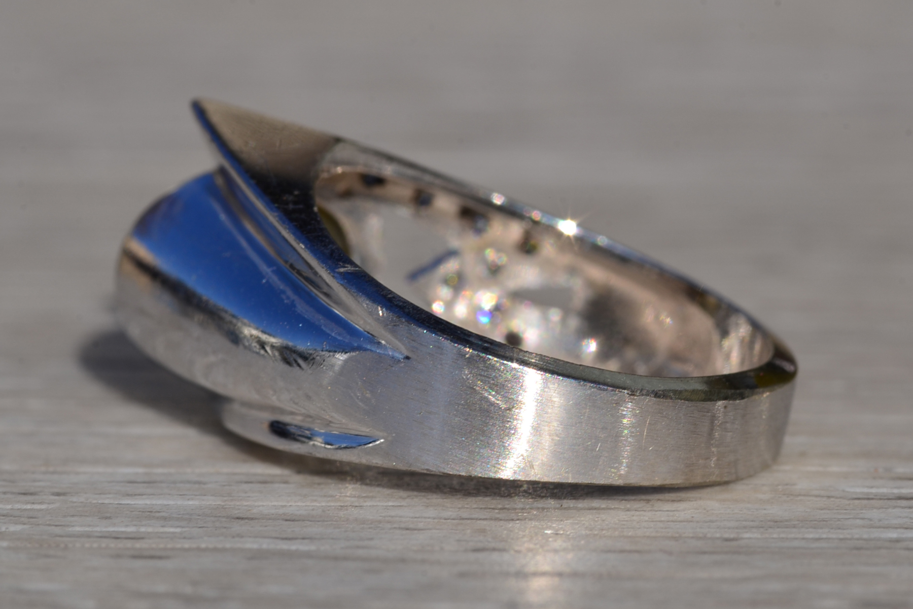 The Lodoga: Gentlemen's Vintage 14K Cat's Eye Chrysoberyl and Diamond Cocktail Ring - Image 4
