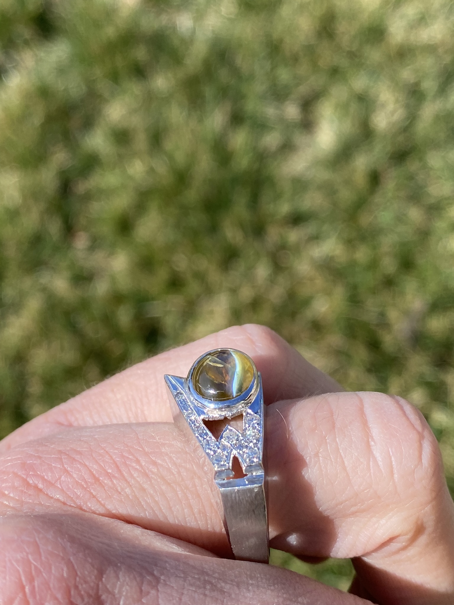 The Lodoga: Gentlemen's Vintage 14K Cat's Eye Chrysoberyl and Diamond Cocktail Ring - Image 10