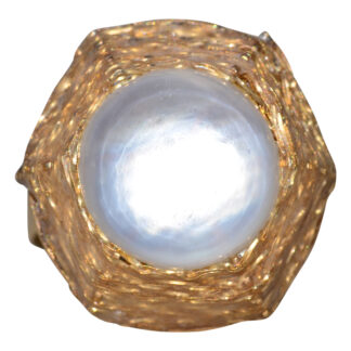 The Herlong:  Ladies Signed MILOR Vintage 14K Gold Mother of Pearl Cocktail Ring