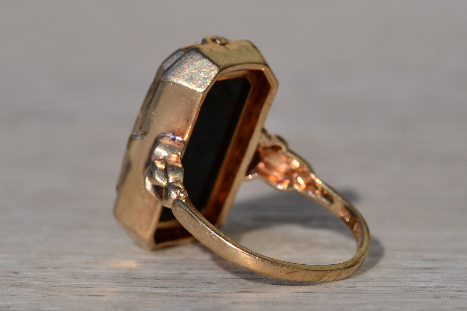 The Korblex: Ladies Antique Esemco Signed Cameo and Onyx Flip Ring - Image 6