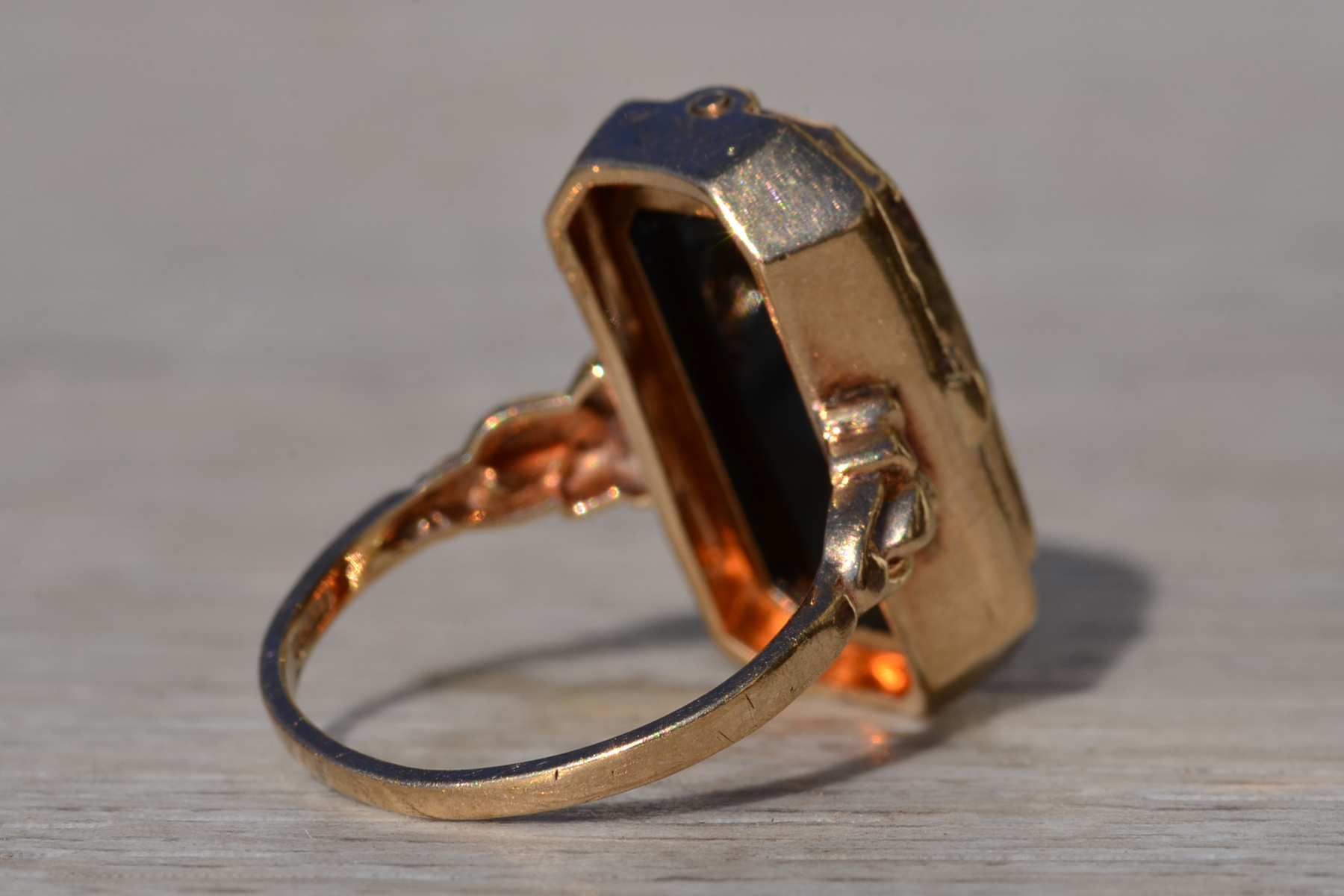 The Korblex: Ladies Antique Esemco Signed Cameo and Onyx Flip Ring - Image 7