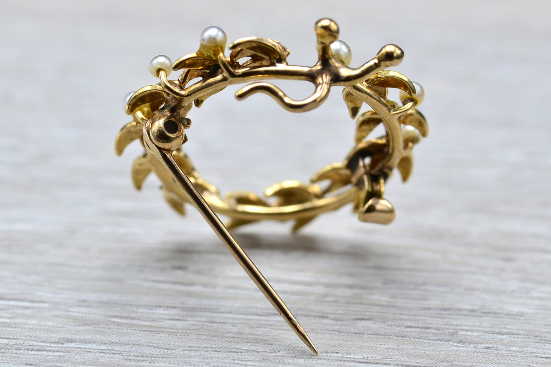 The Cascabel: Ladies 14K Gold Leaf Brooch/Pendant set with Seed Pearls - Image 3
