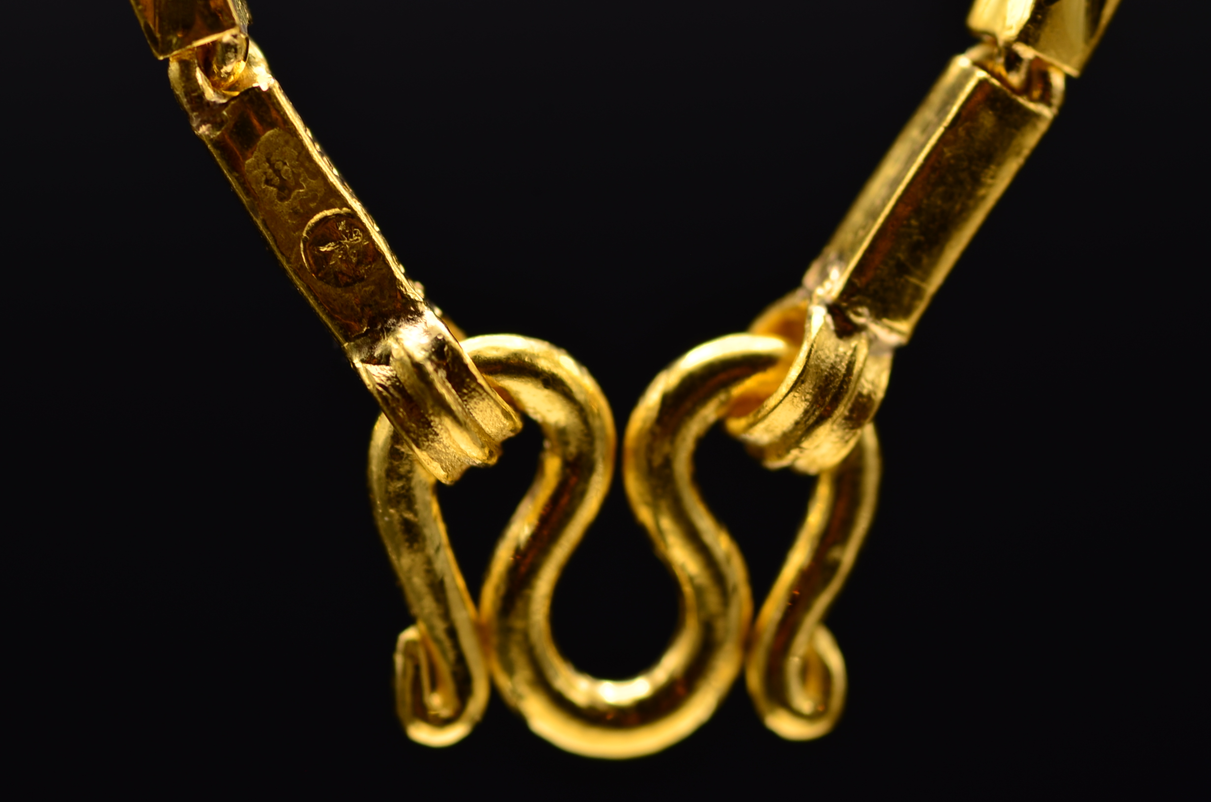 SOLD - The Dijon: 22 Karat Handmade Yellow Gold Chain with Diamond Cut Rectangles - Image 5